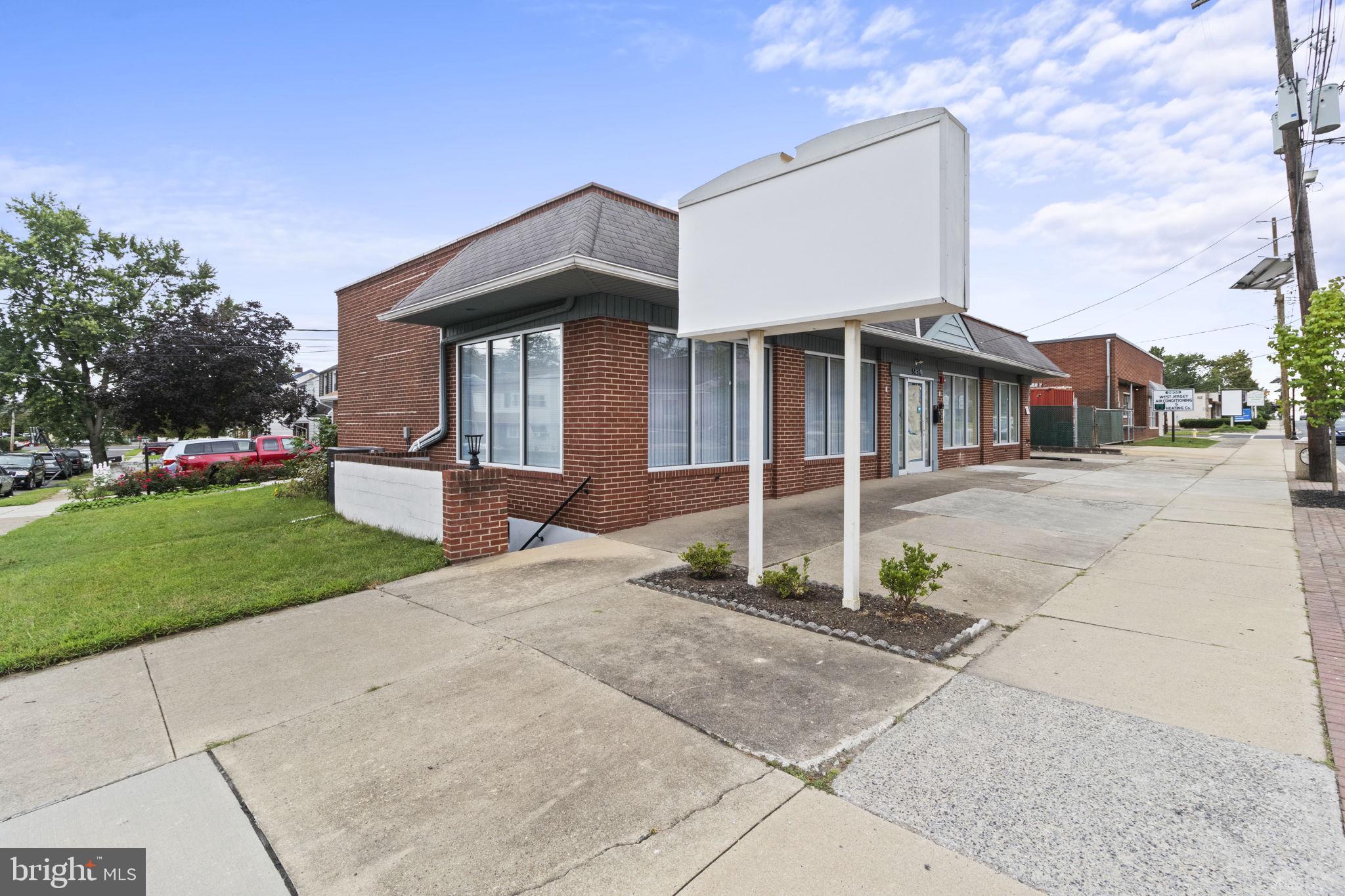 5824 WESTFIELD AVENUE