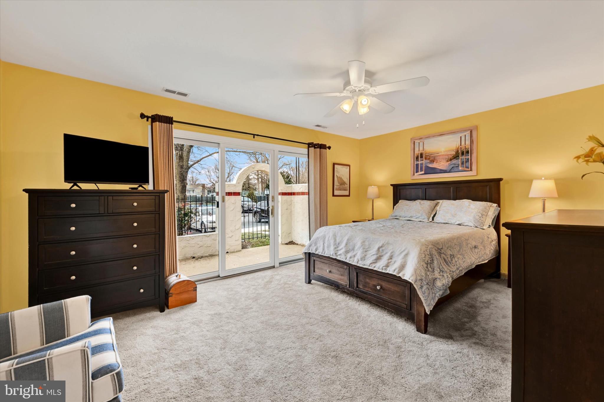 QUEENS LANDING - Residential