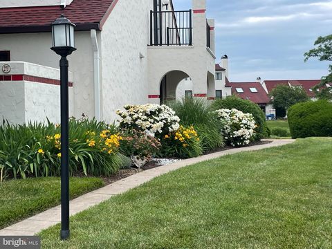 Condo For Sale - 27 Queen Mary Court #F<br/> Chesterfield, MD 21619