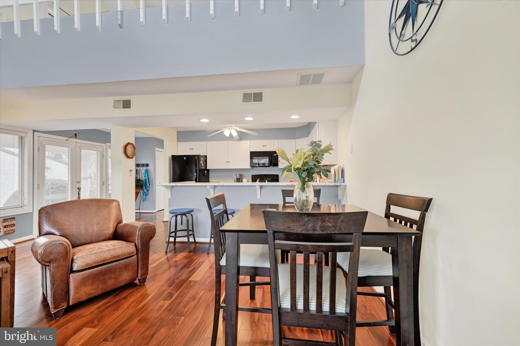 QUEENS LANDING - Residential