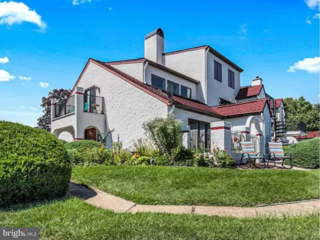 27 QUEEN MARY COURT F