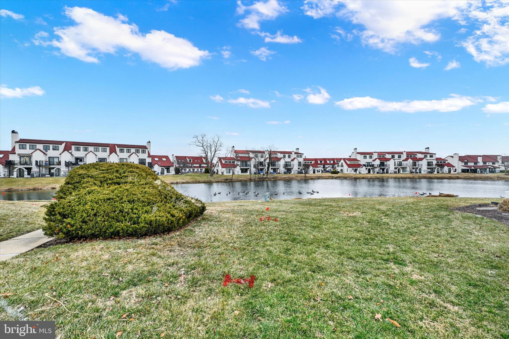 QUEENS LANDING - Residential