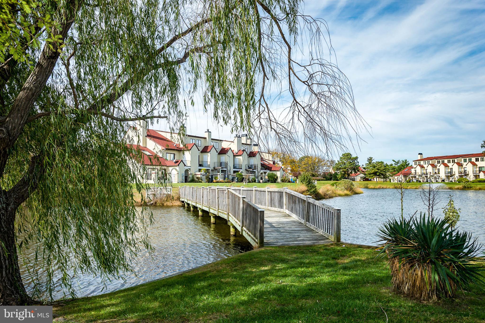 QUEENS LANDING - Residential