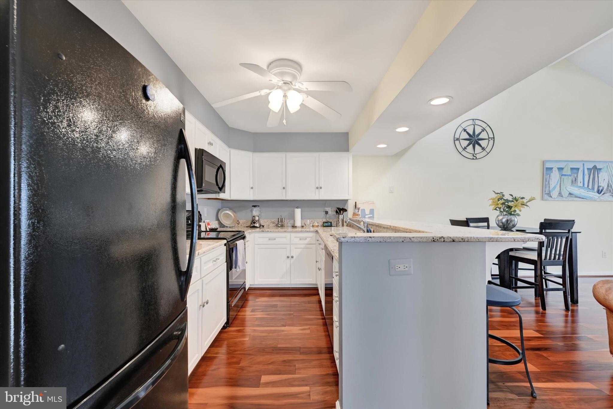 QUEENS LANDING - Residential