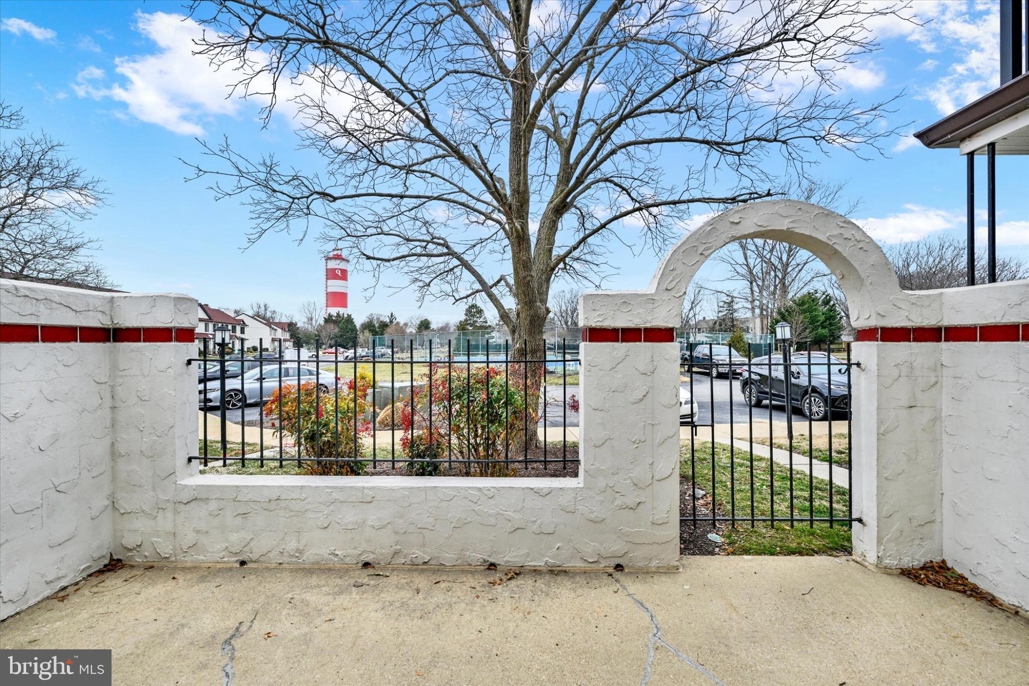 QUEENS LANDING - Residential