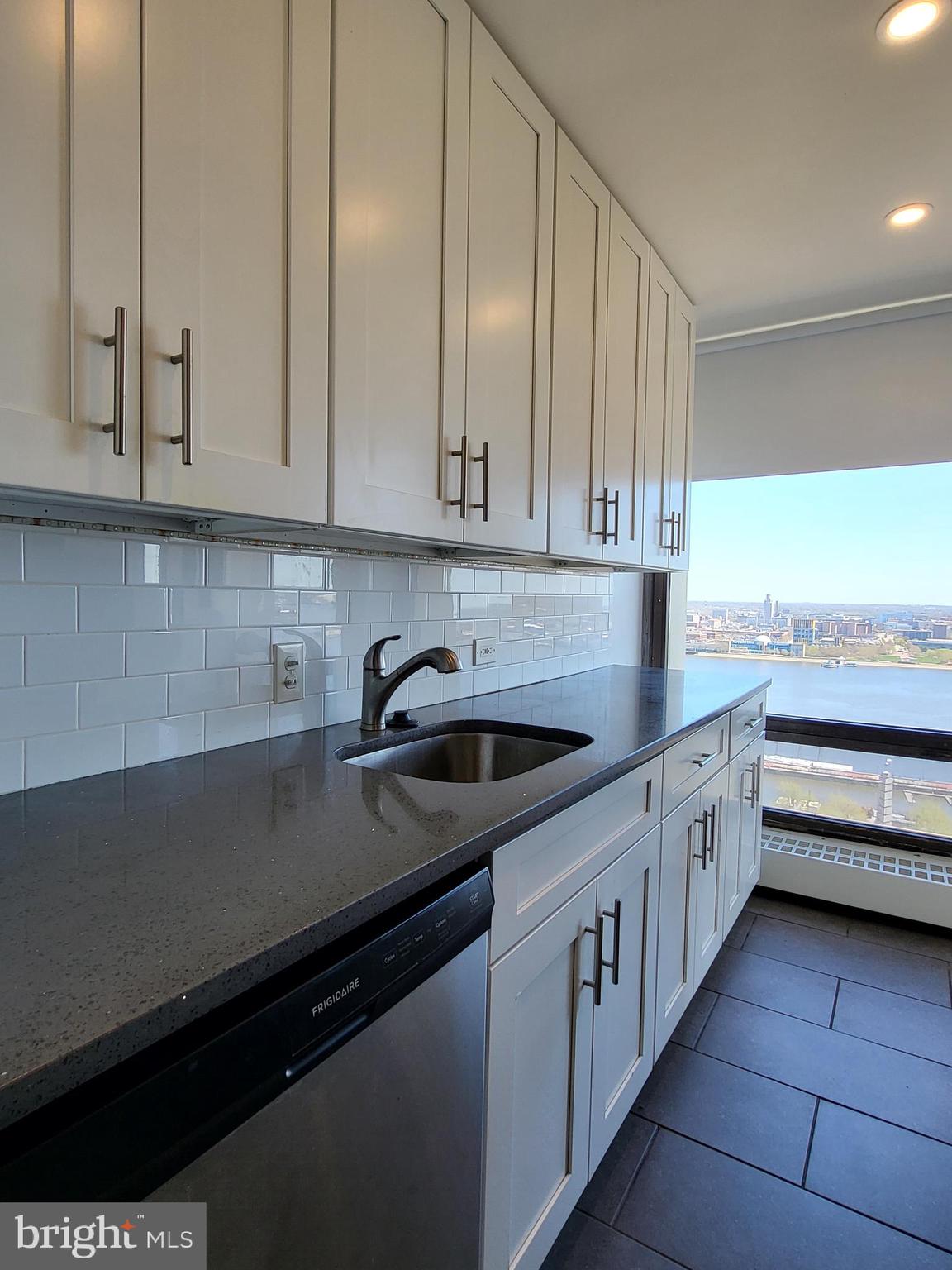 SOCIETY HILL - Residential Lease