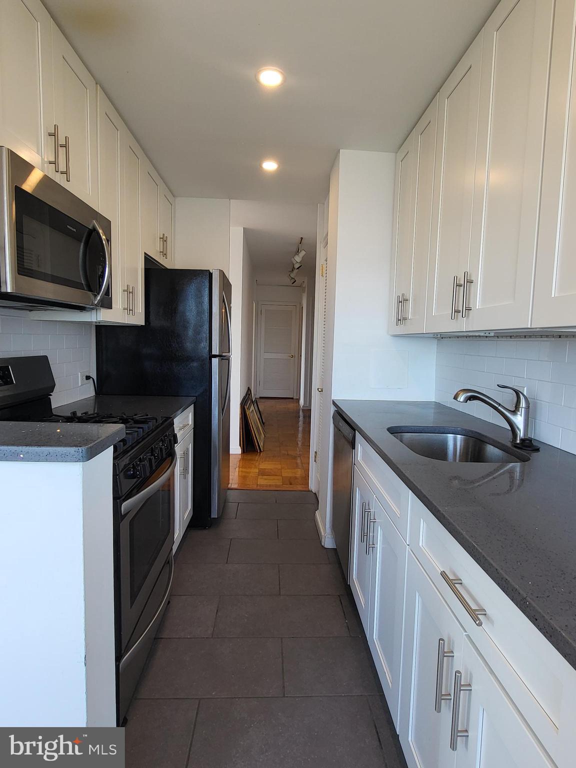 SOCIETY HILL - Residential Lease