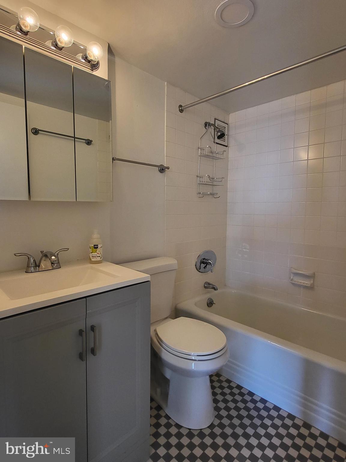 SOCIETY HILL - Residential Lease