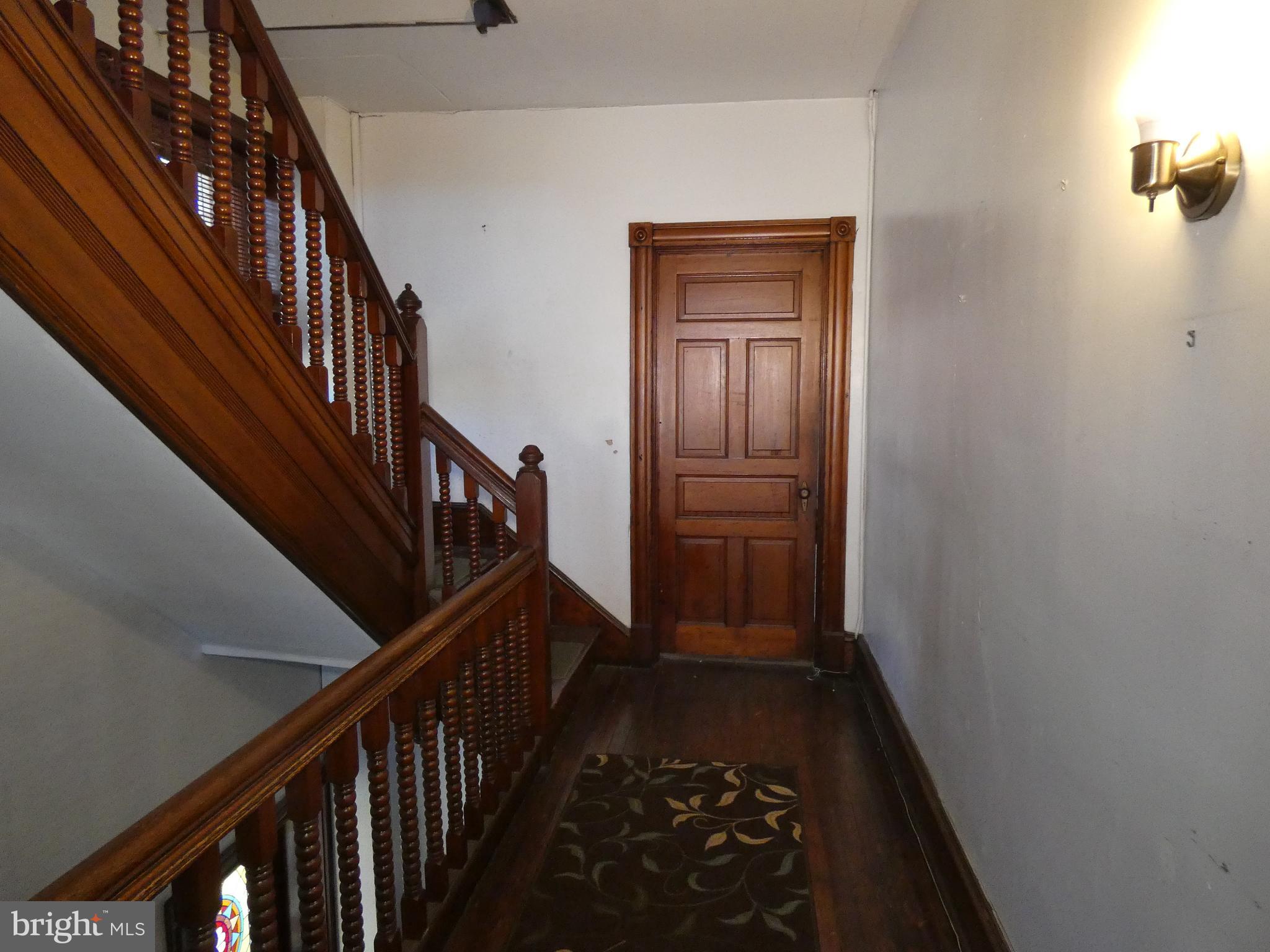 EAST OAK LANE - Residential