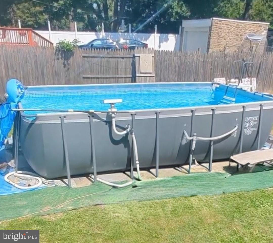 EAST OAK LANE - Residential