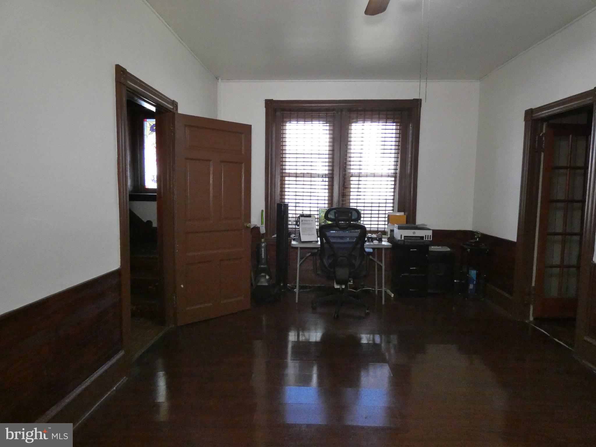 EAST OAK LANE - Residential