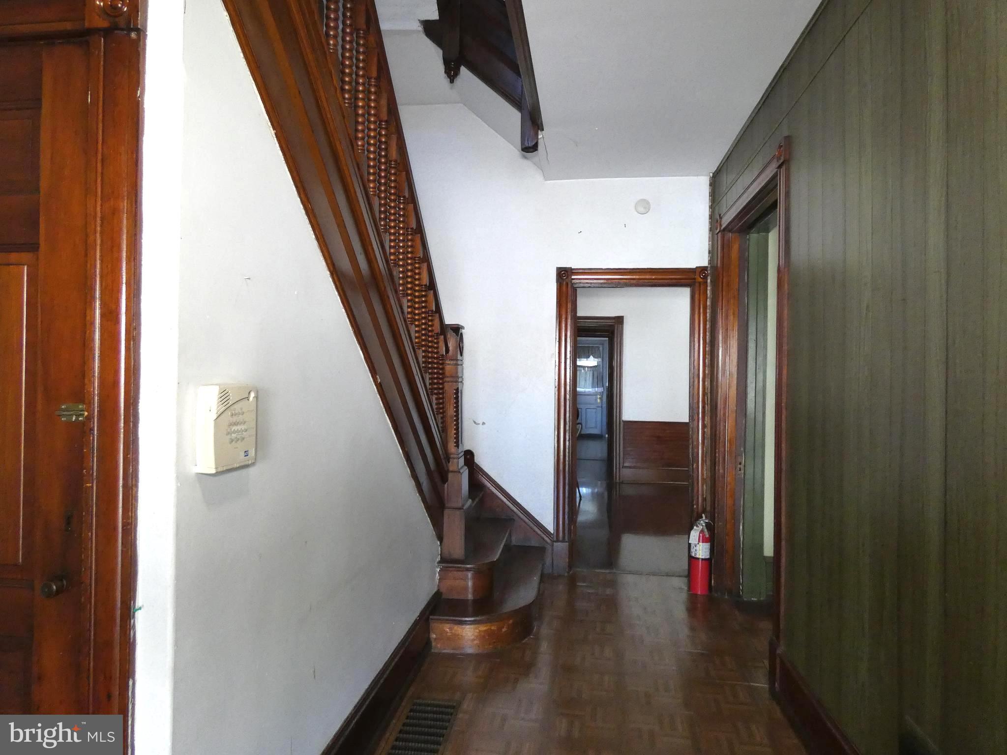 EAST OAK LANE - Residential