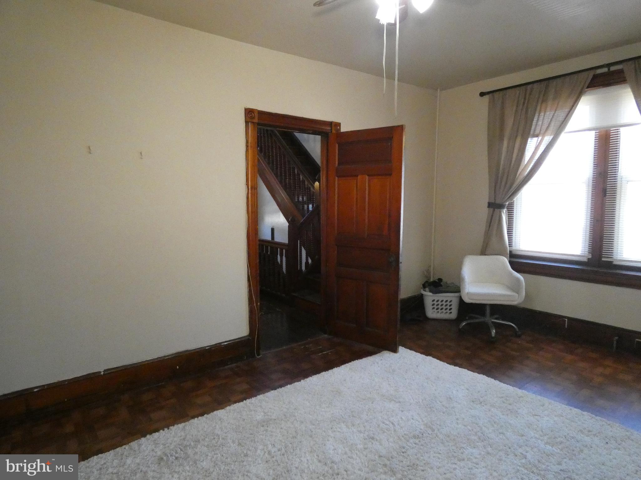 EAST OAK LANE - Residential