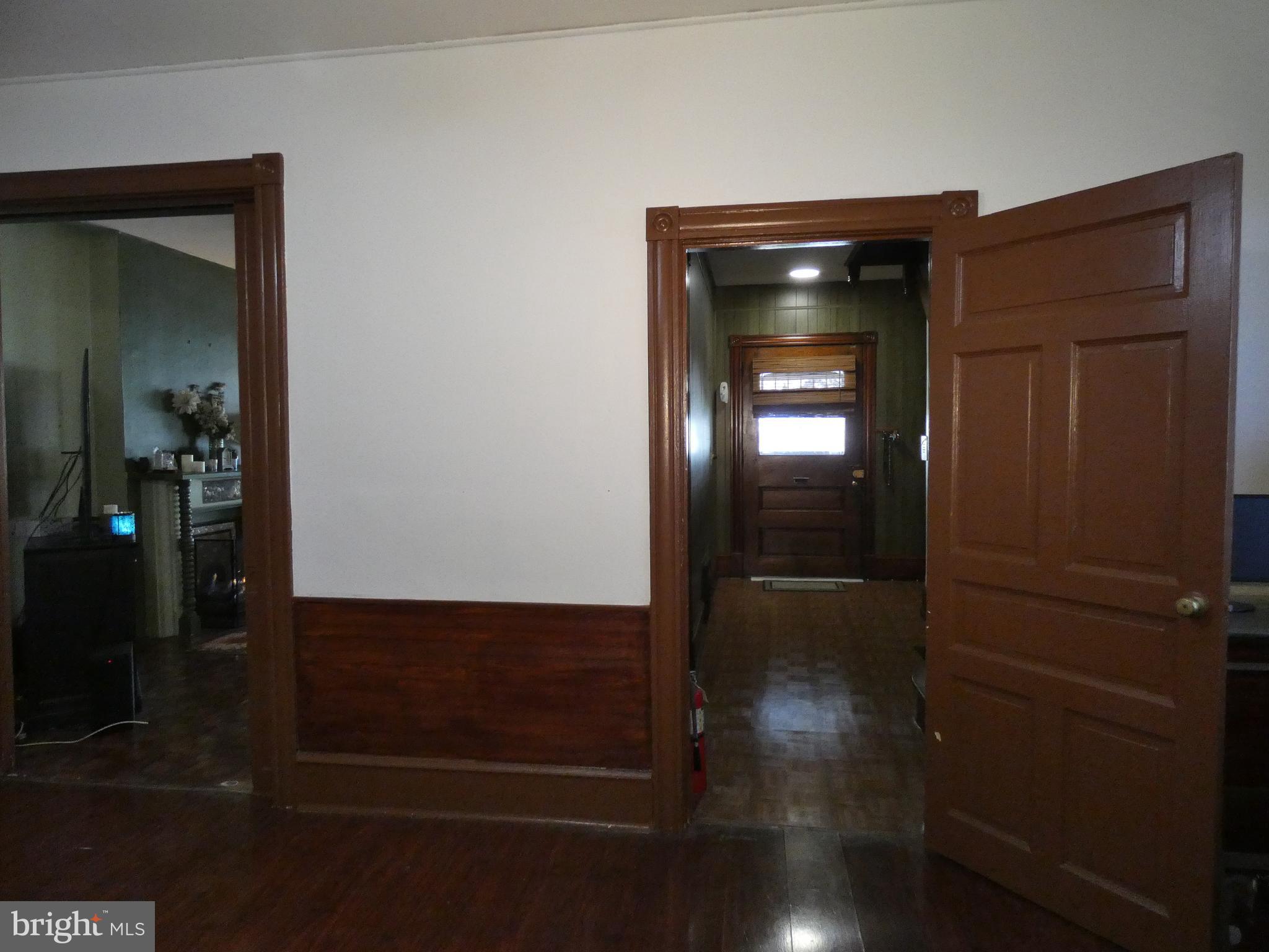 EAST OAK LANE - Residential