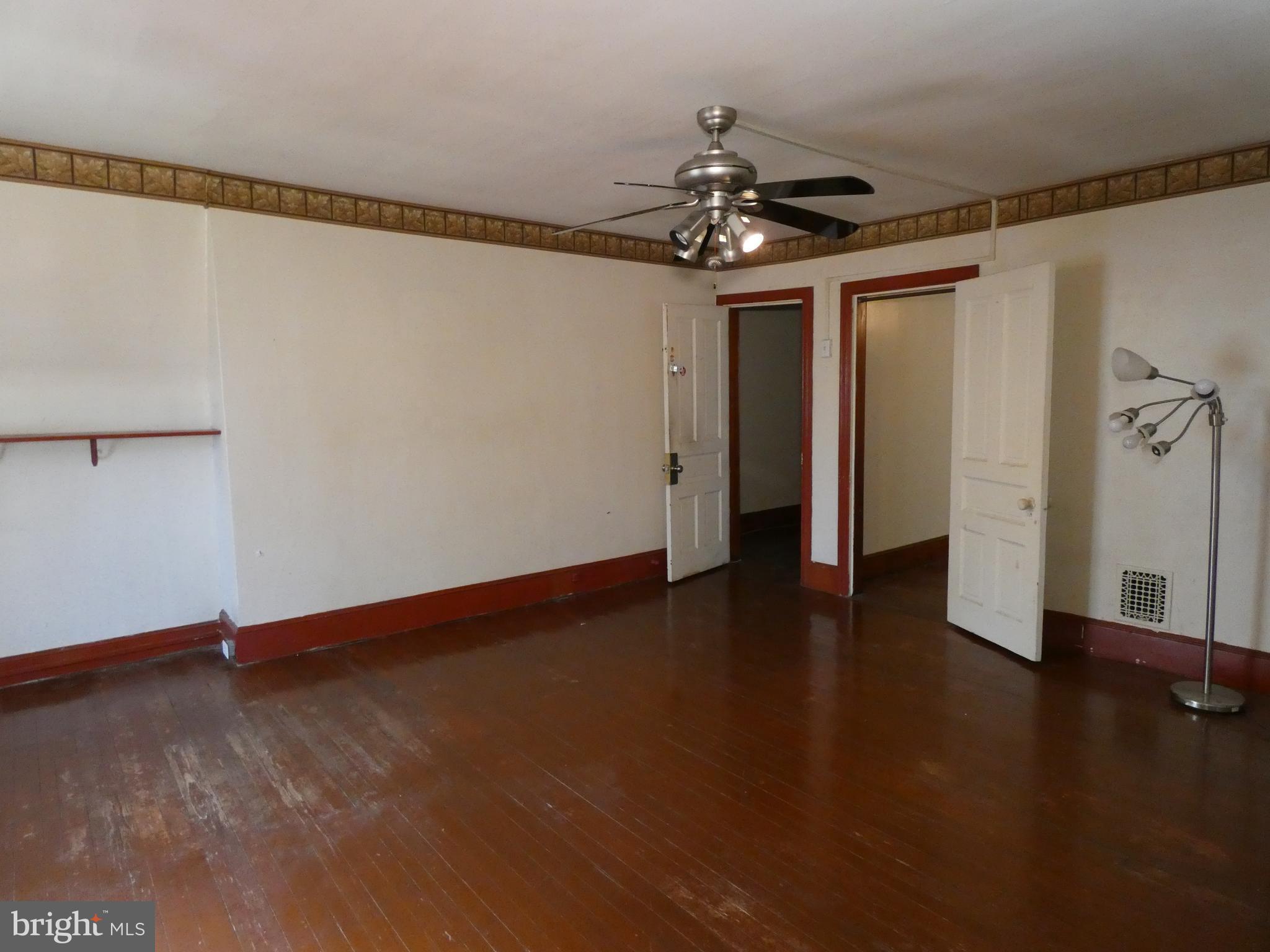 EAST OAK LANE - Residential