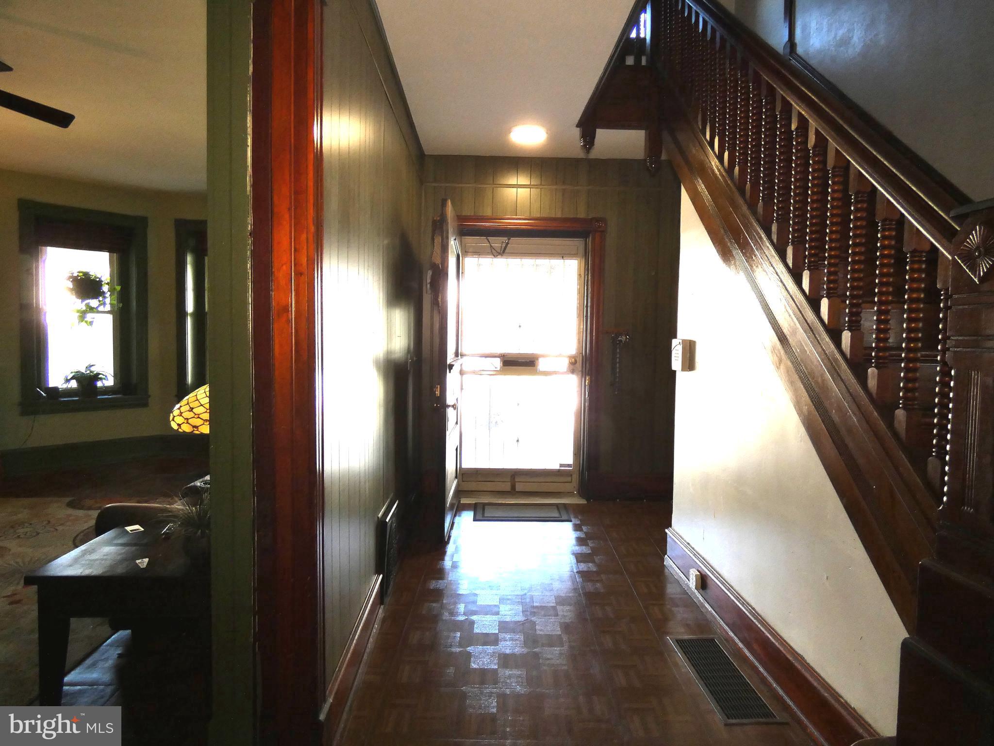 EAST OAK LANE - Residential