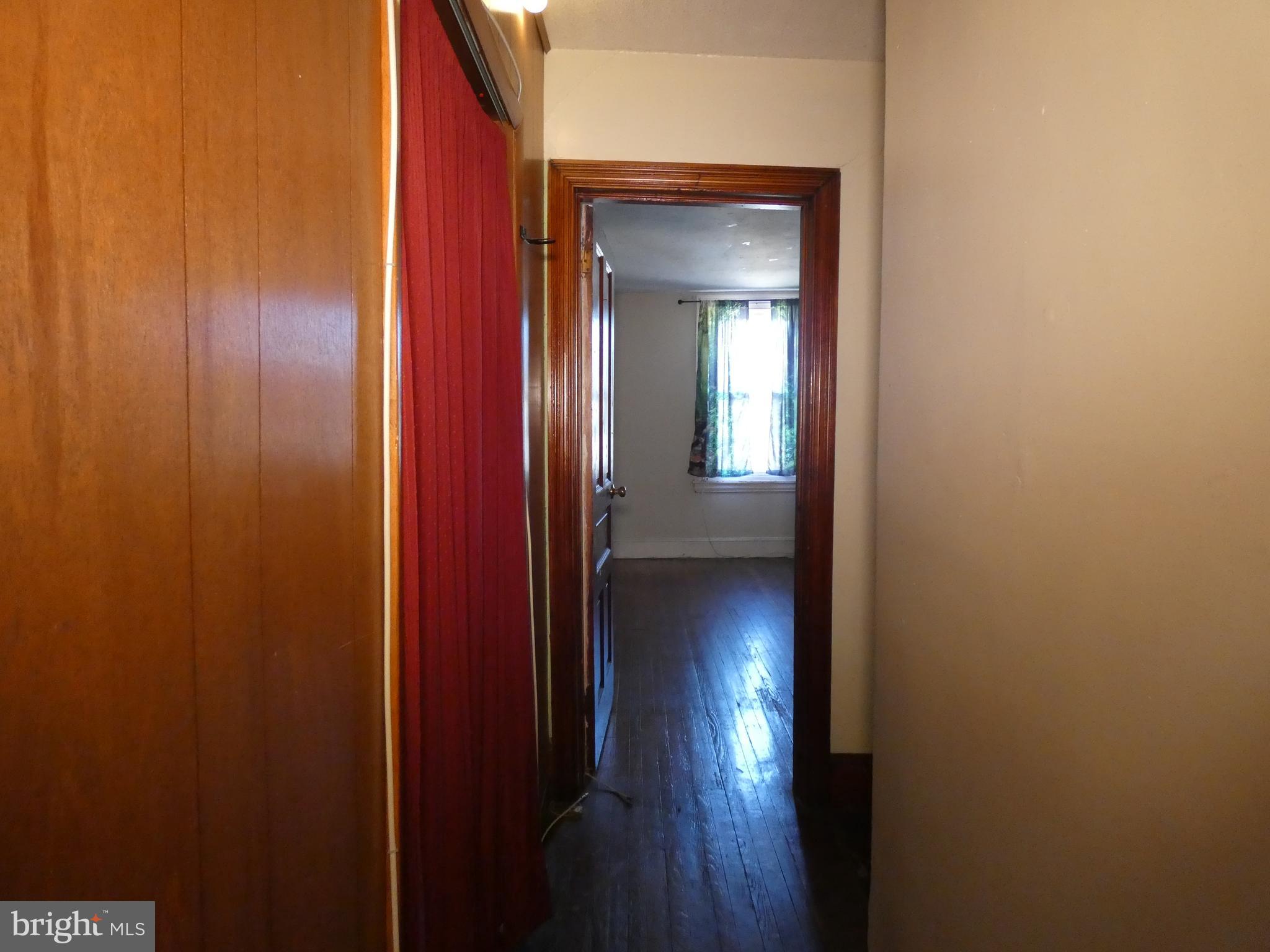 EAST OAK LANE - Residential