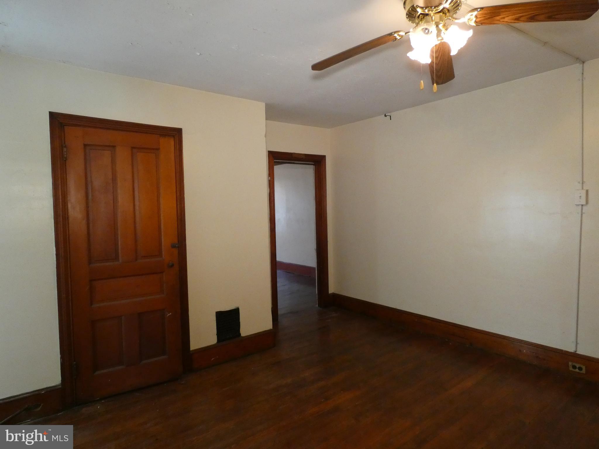 EAST OAK LANE - Residential