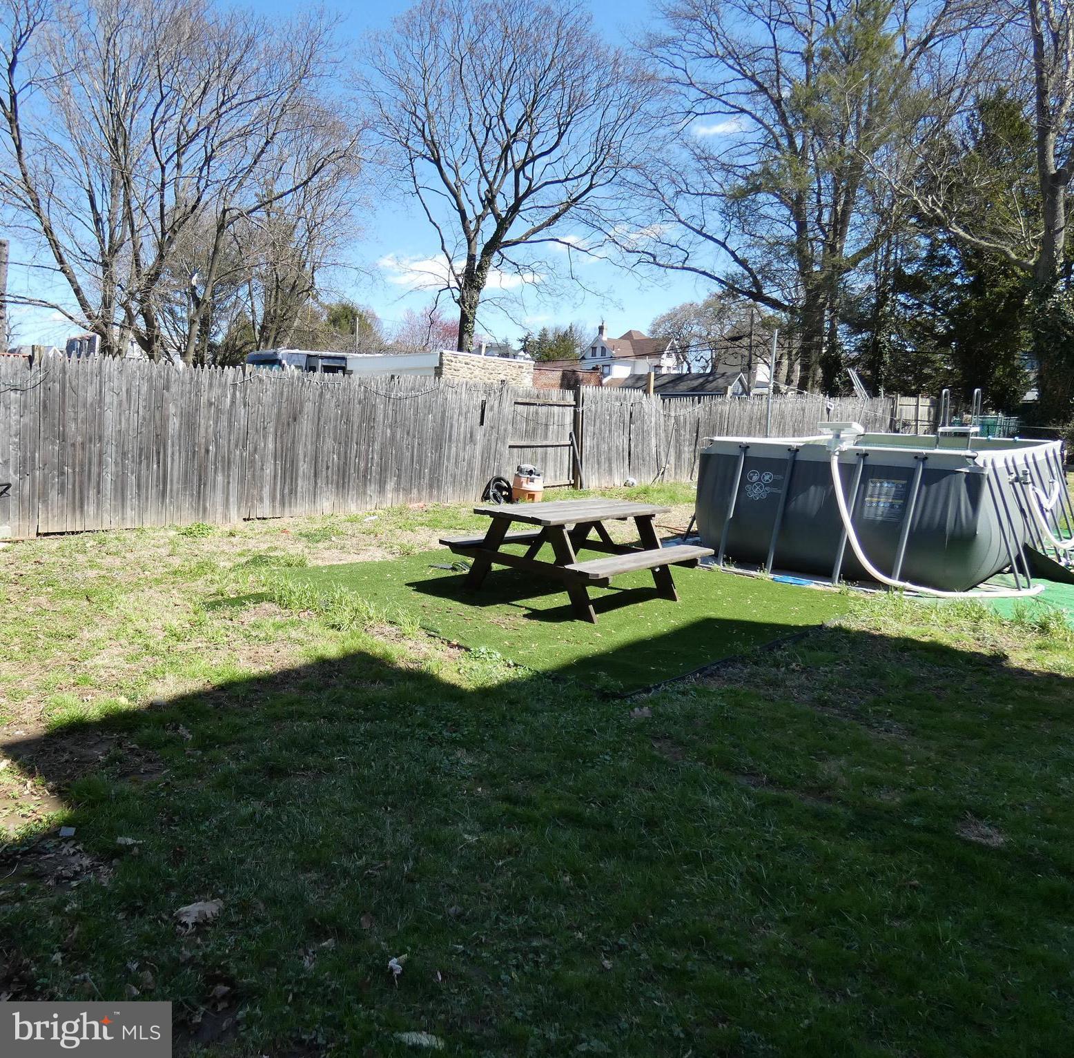 EAST OAK LANE - Residential