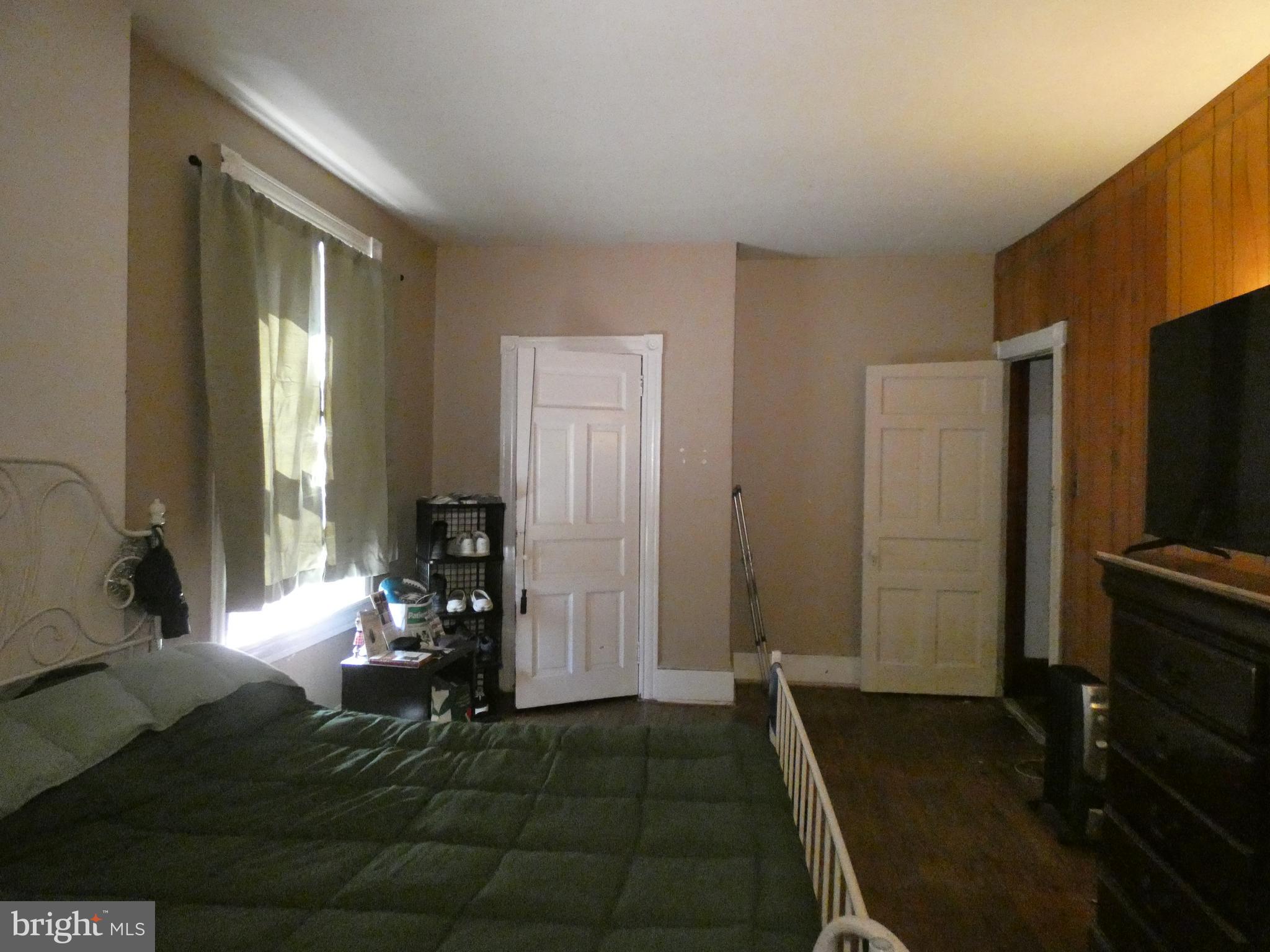 EAST OAK LANE - Residential