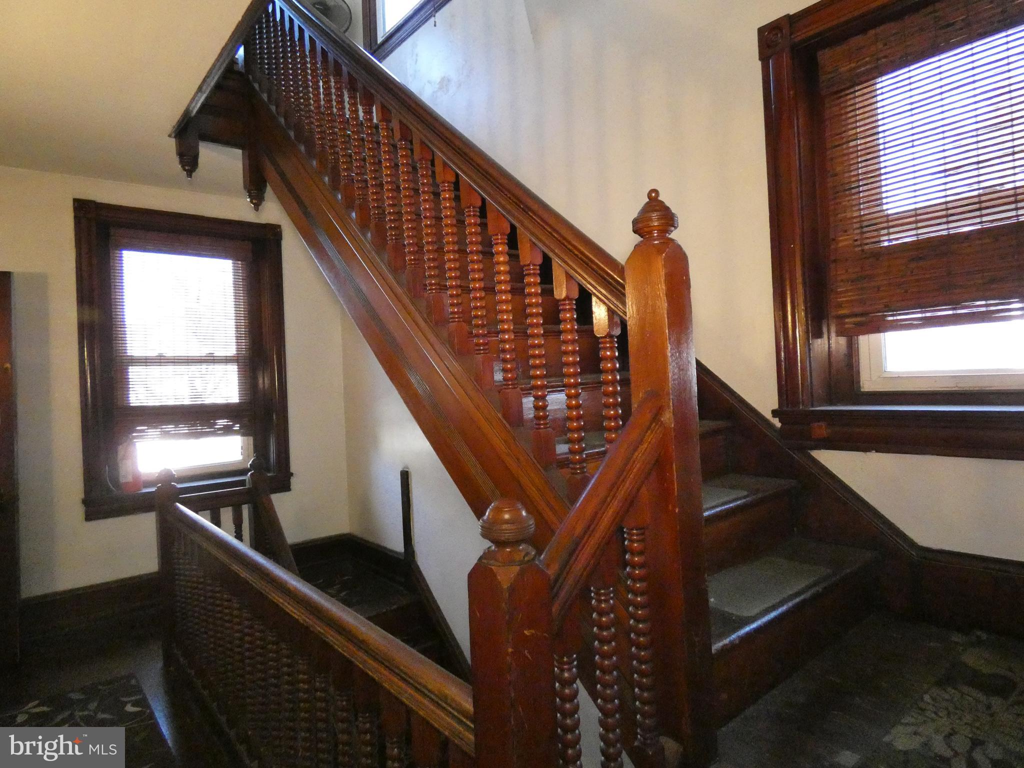 EAST OAK LANE - Residential