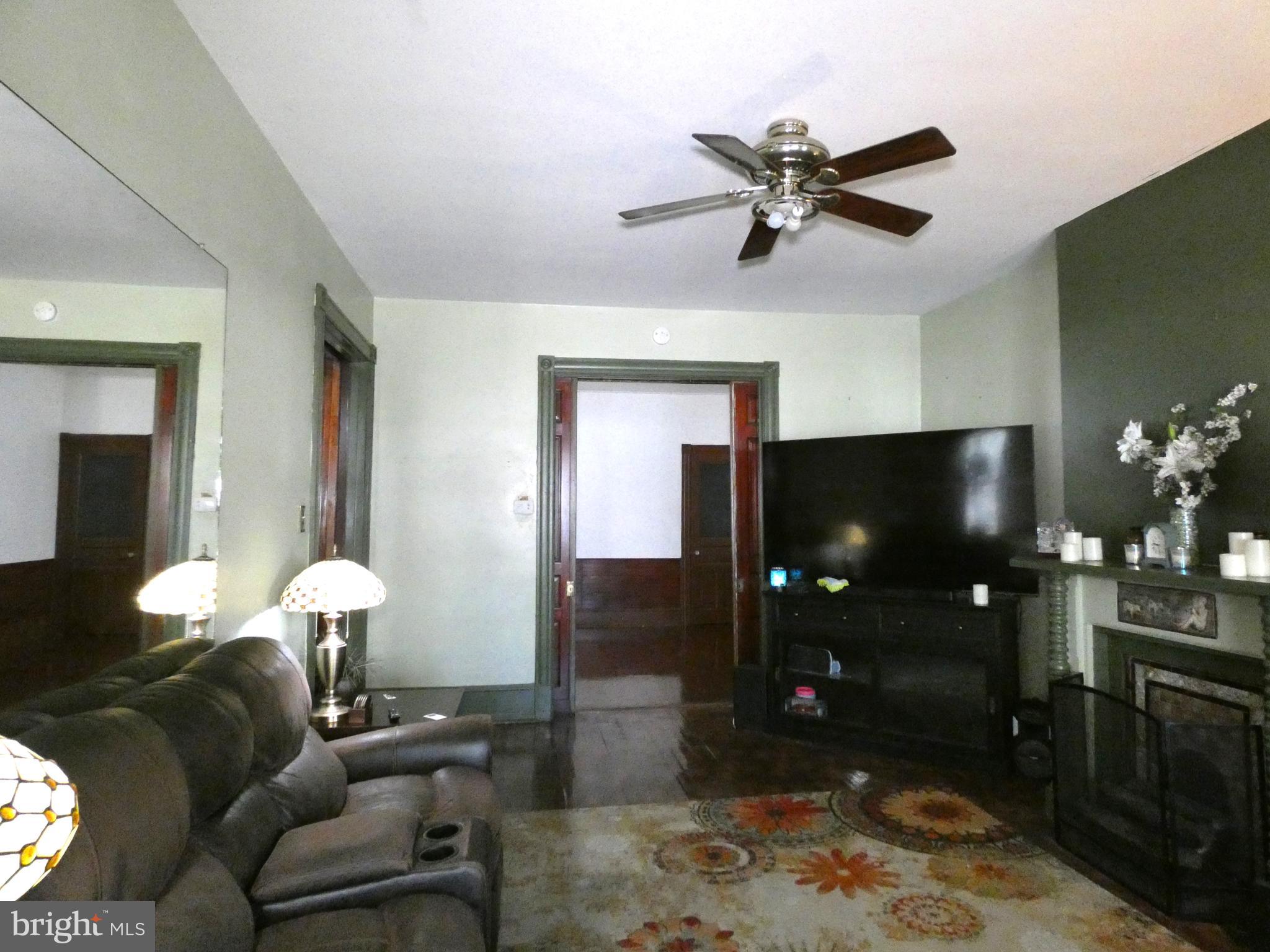 EAST OAK LANE - Residential