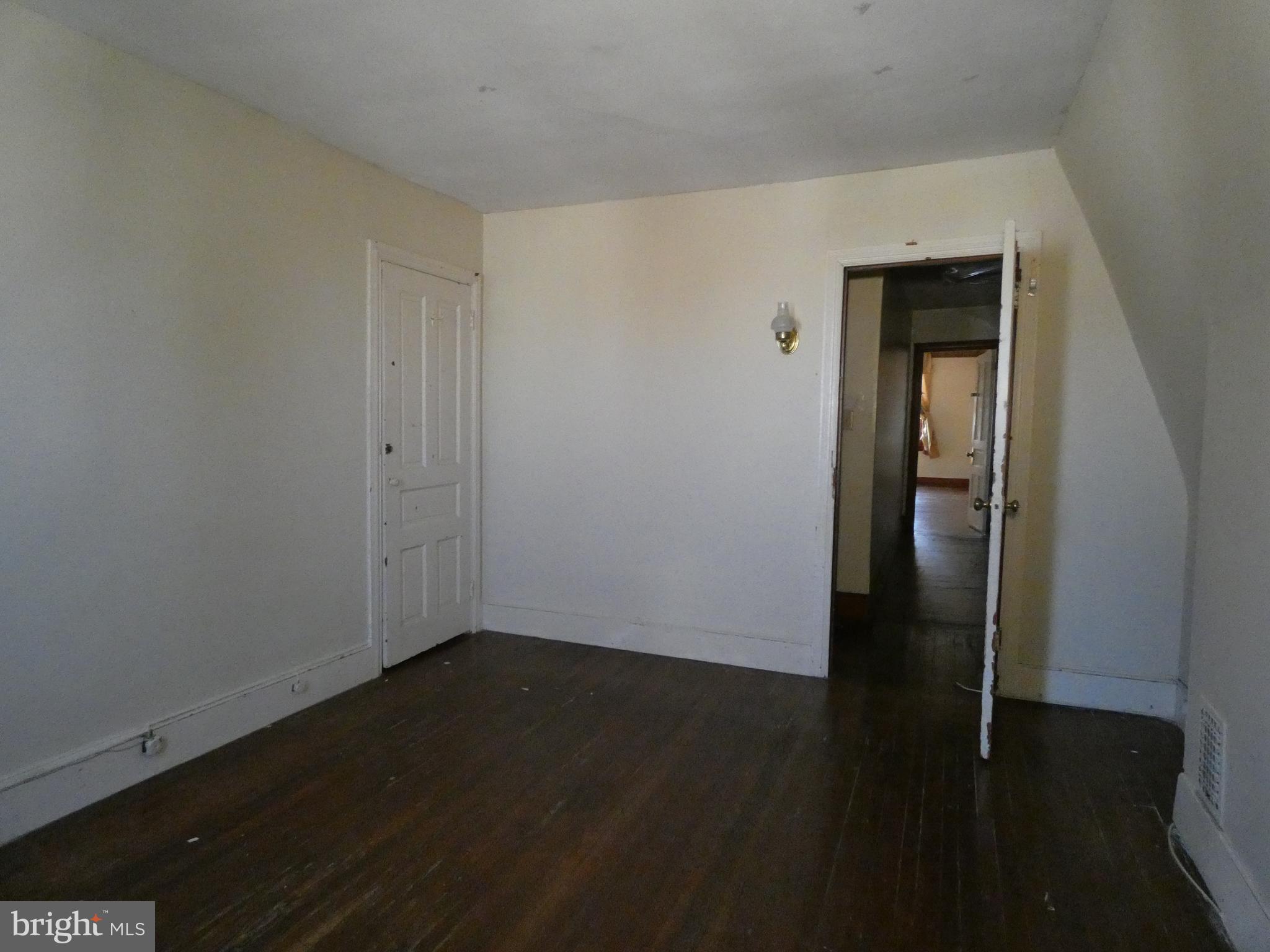 EAST OAK LANE - Residential