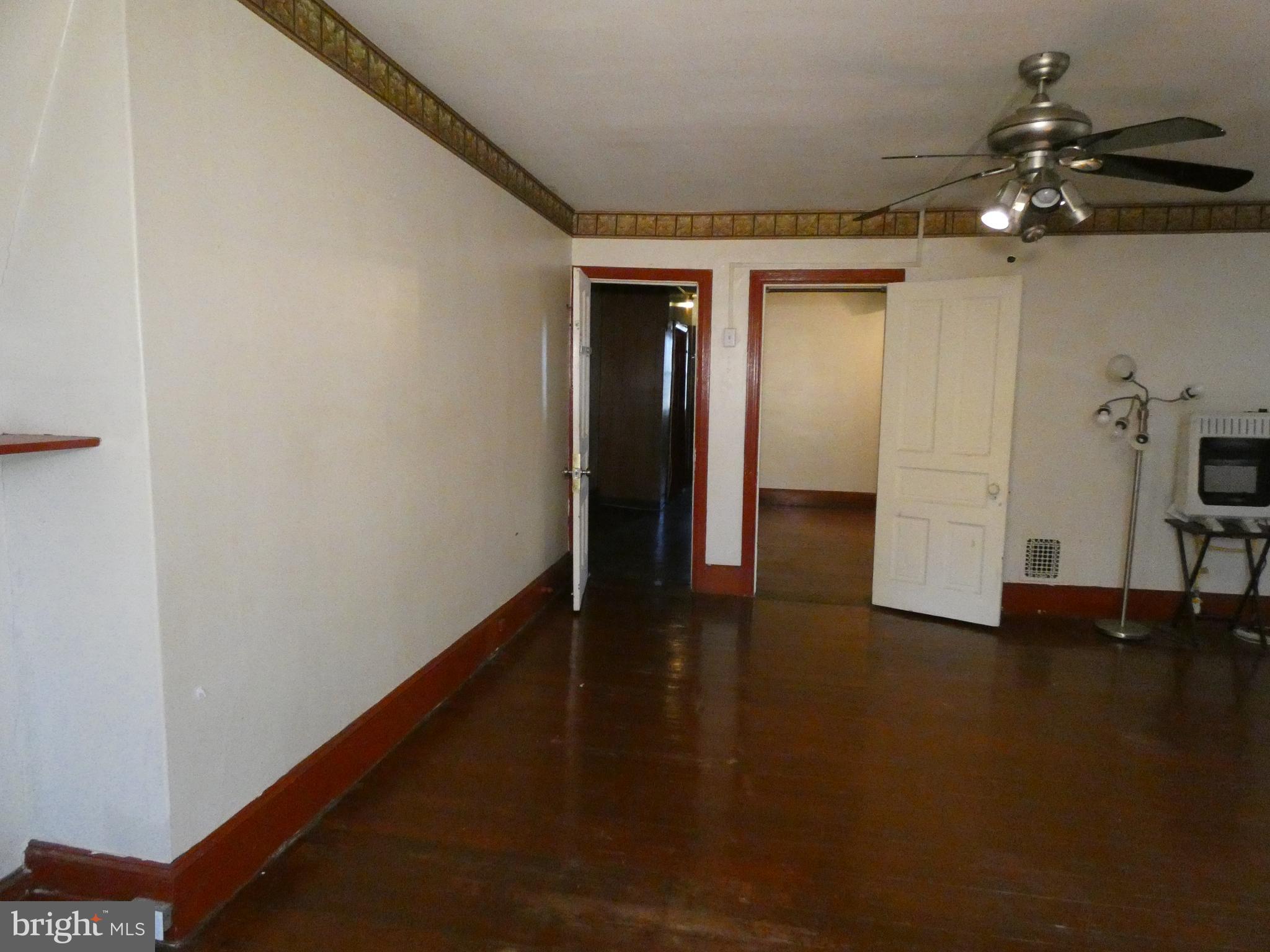 EAST OAK LANE - Residential