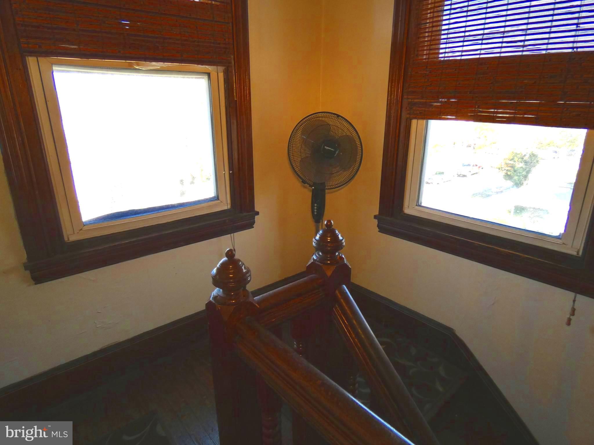 EAST OAK LANE - Residential