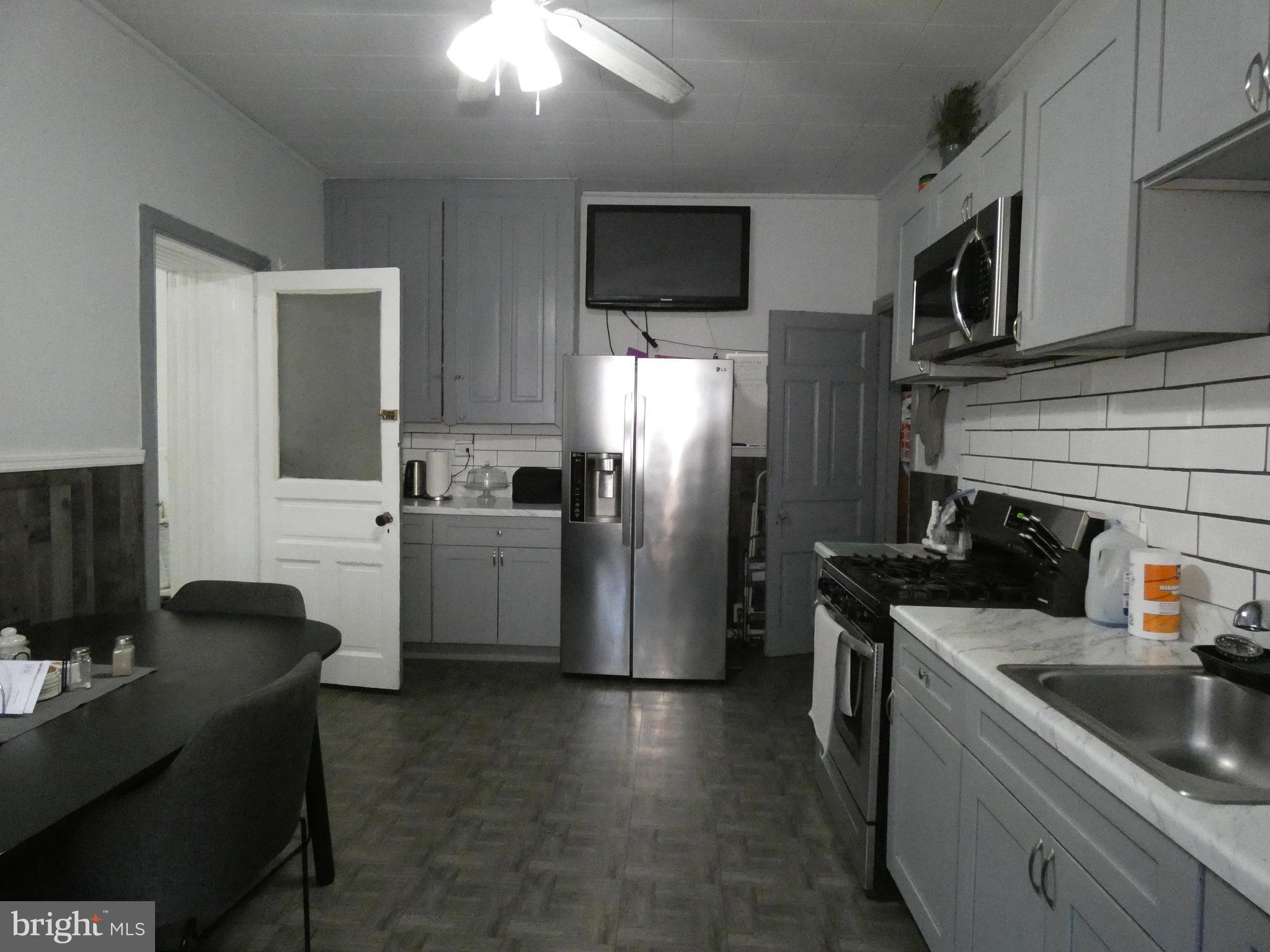 EAST OAK LANE - Residential