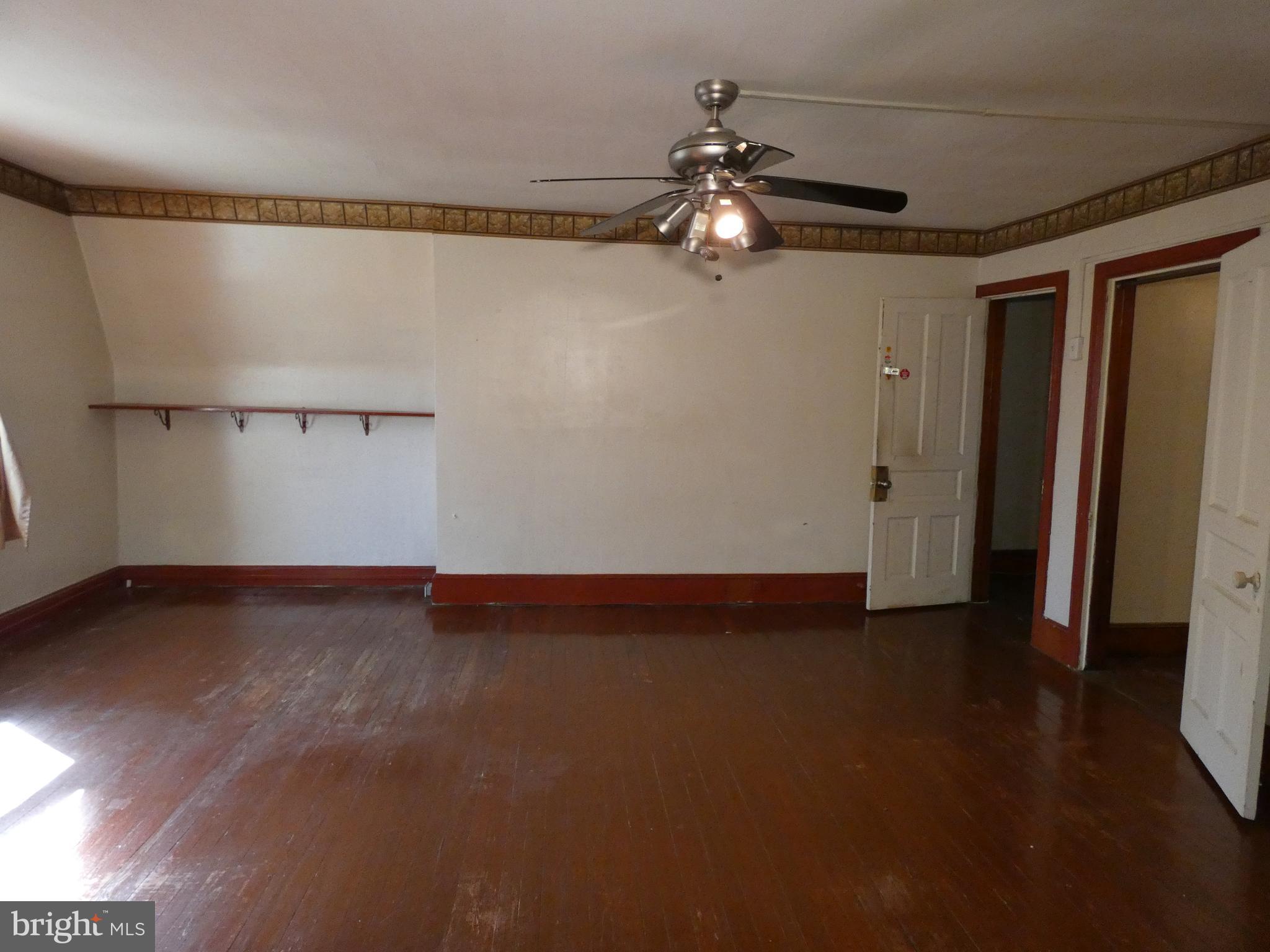 EAST OAK LANE - Residential