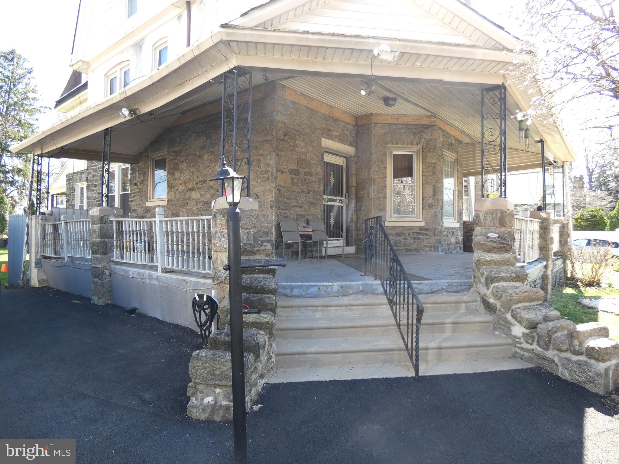 EAST OAK LANE - Residential