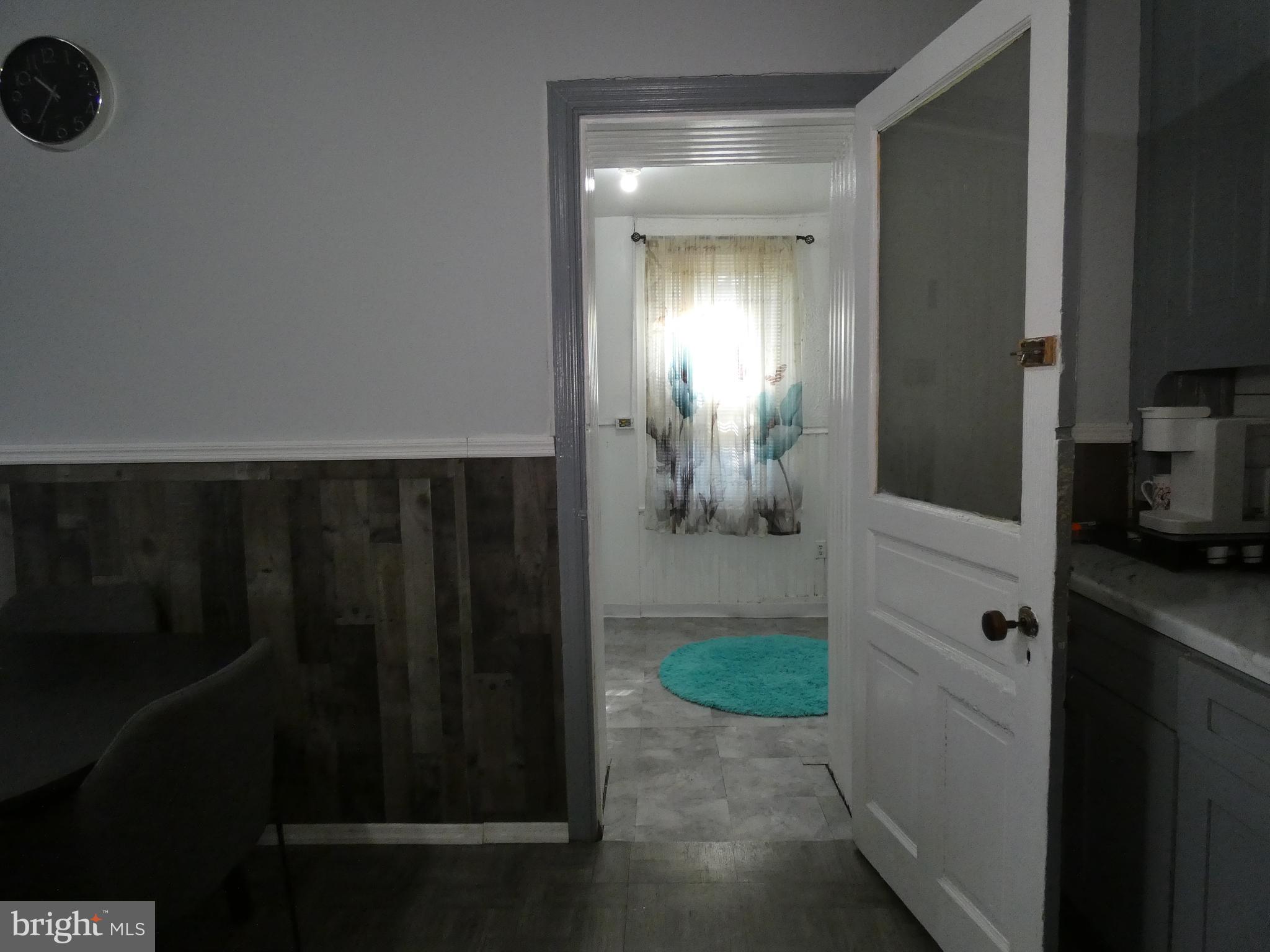 EAST OAK LANE - Residential