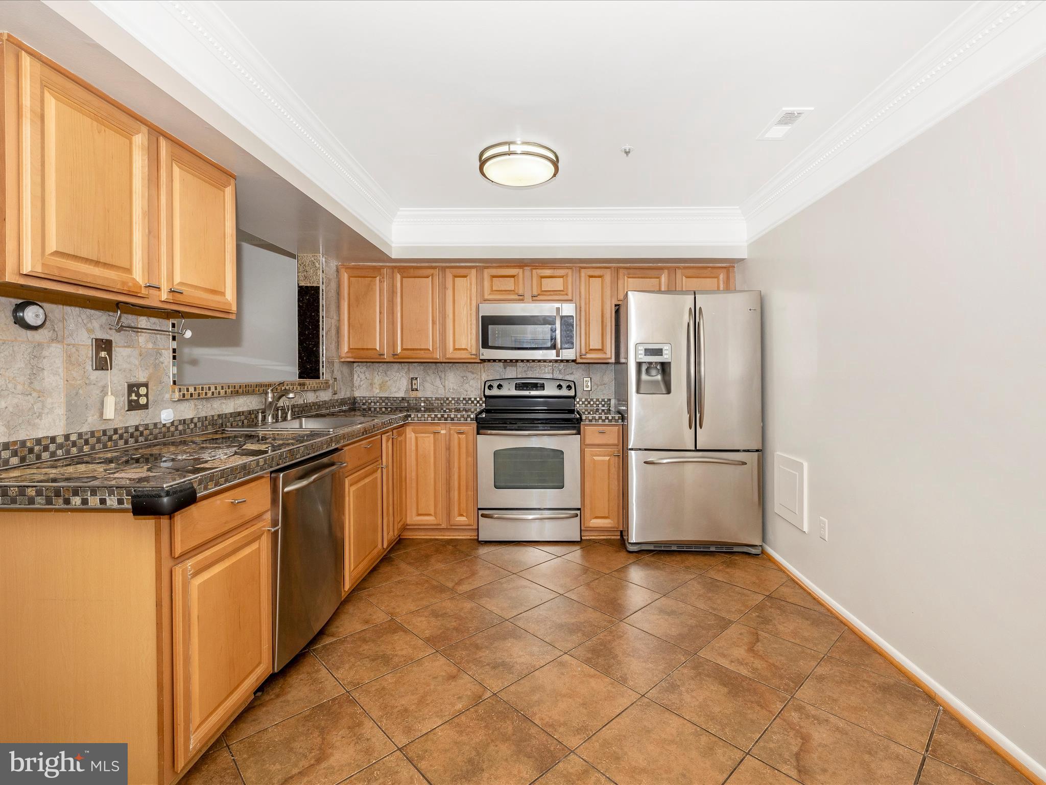 CHARLESGATE - Residential Lease