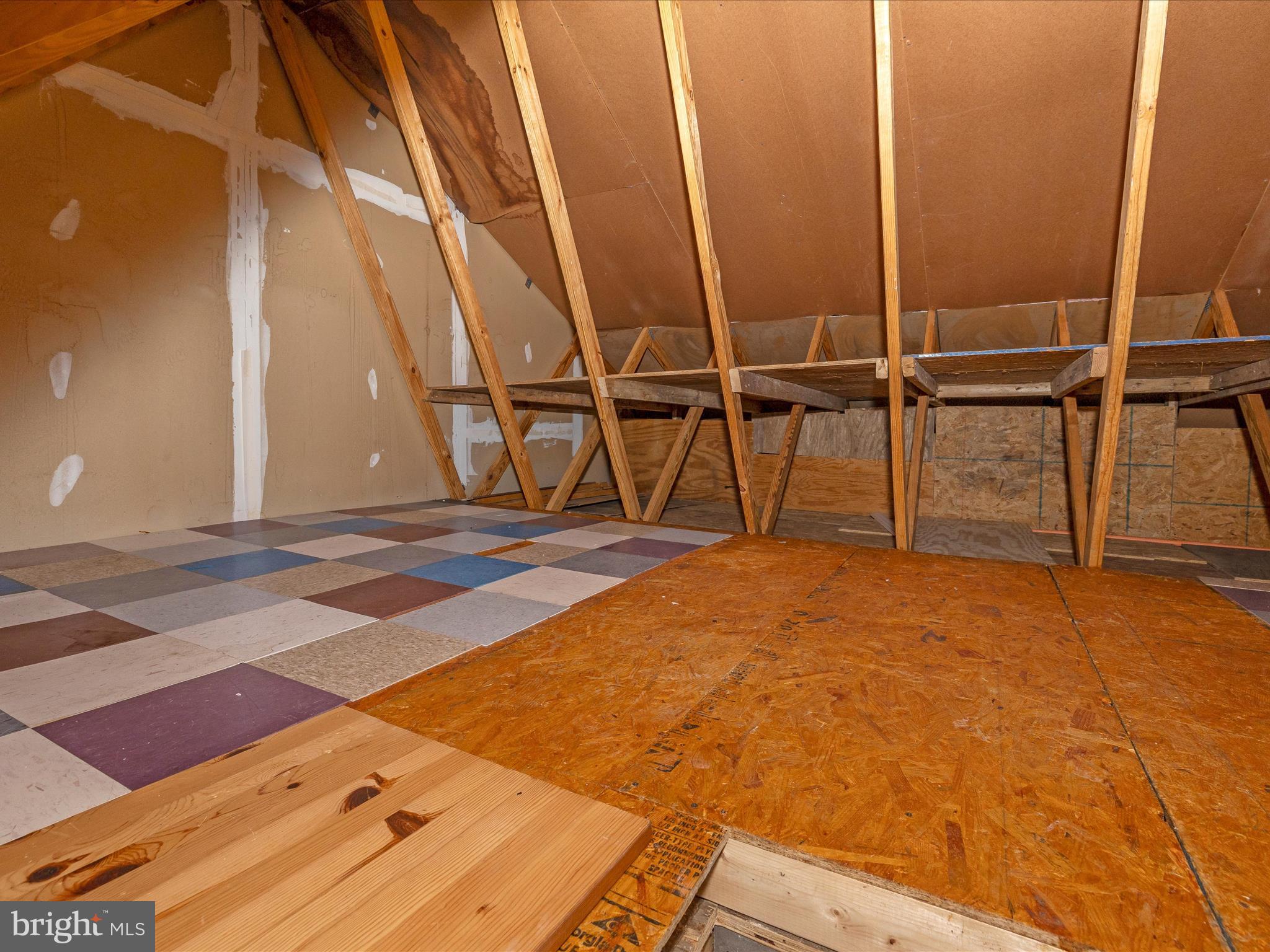 CHARLESGATE - Residential Lease