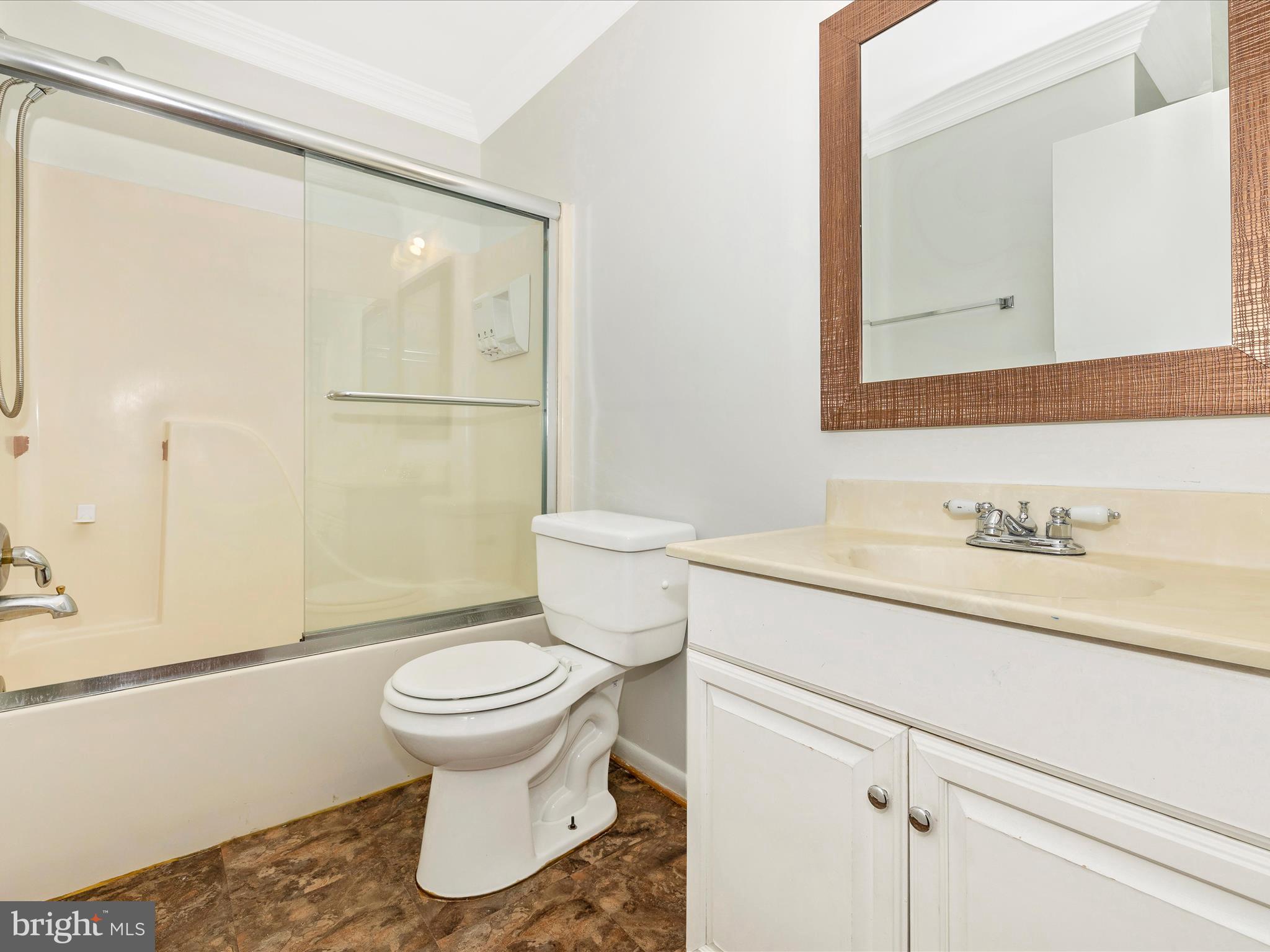 CHARLESGATE - Residential Lease