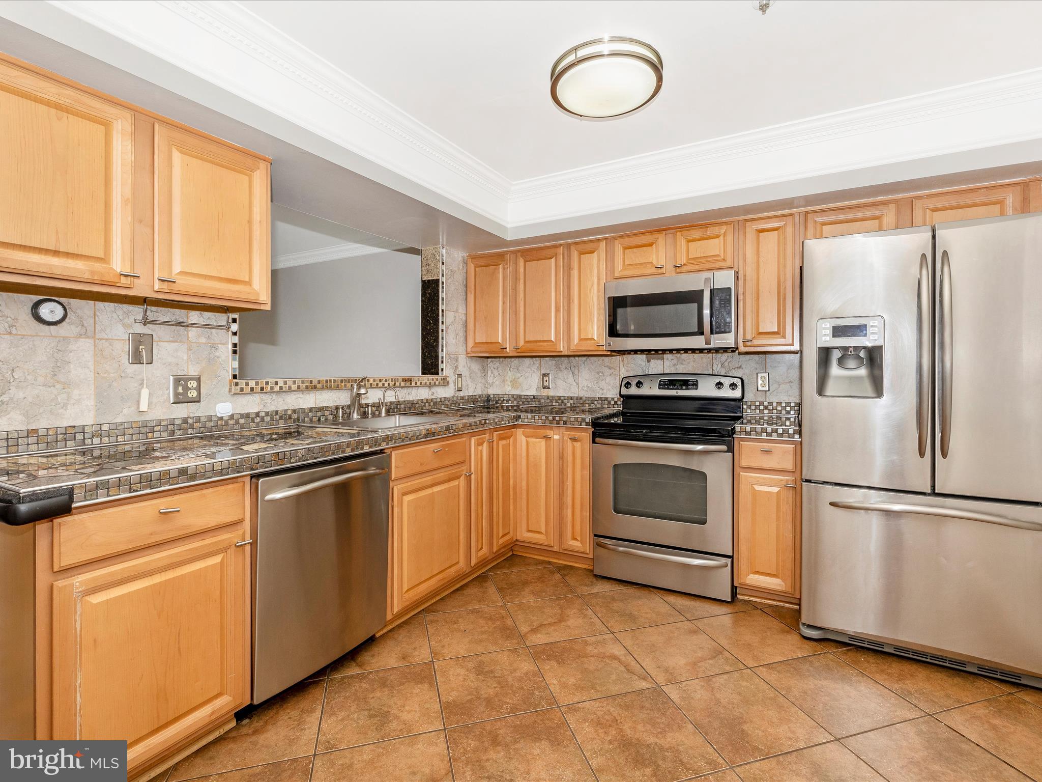 CHARLESGATE - Residential Lease