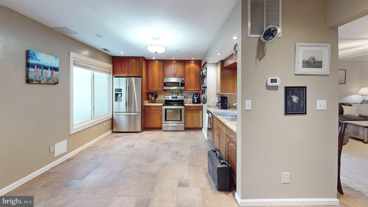 54 QUEEN CAROLINE COURT A