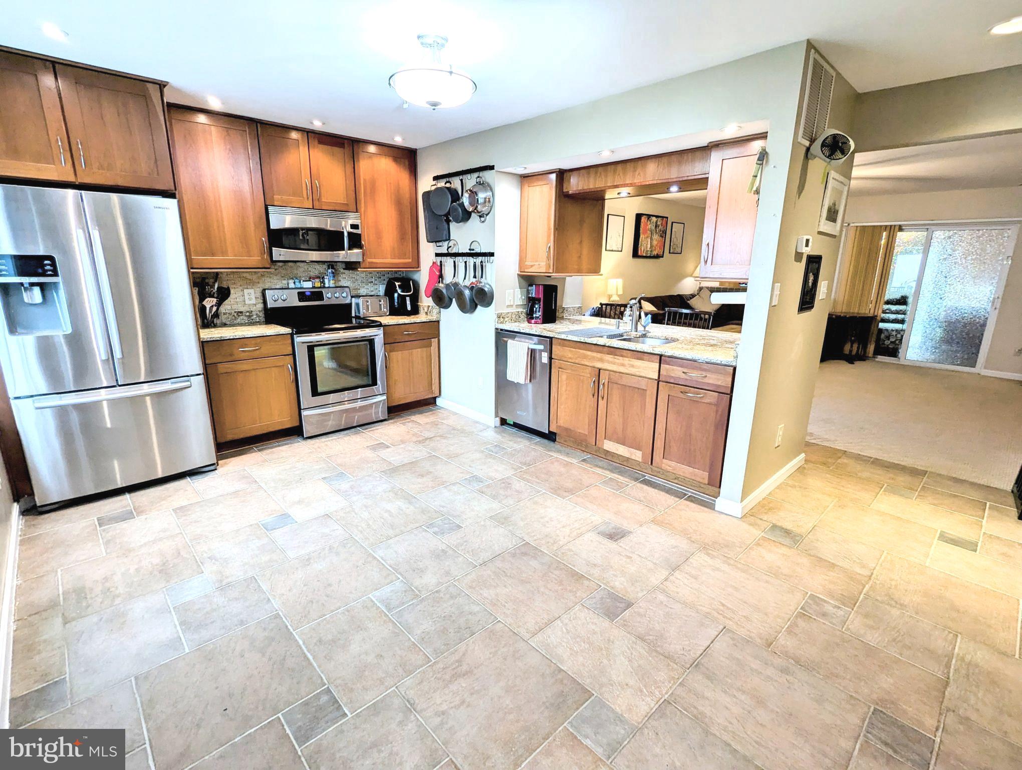 54 QUEEN CAROLINE COURT A