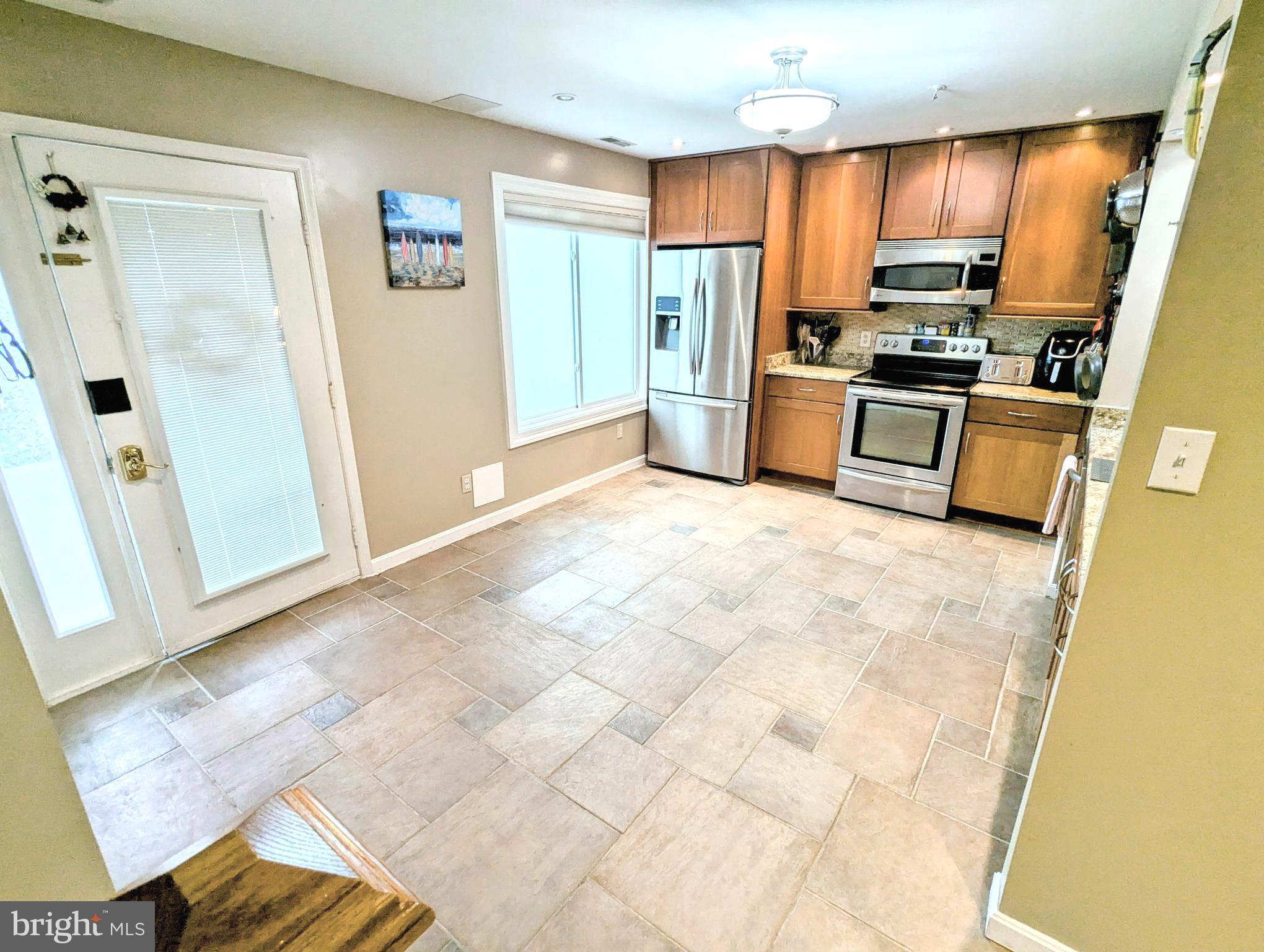 54 QUEEN CAROLINE COURT A