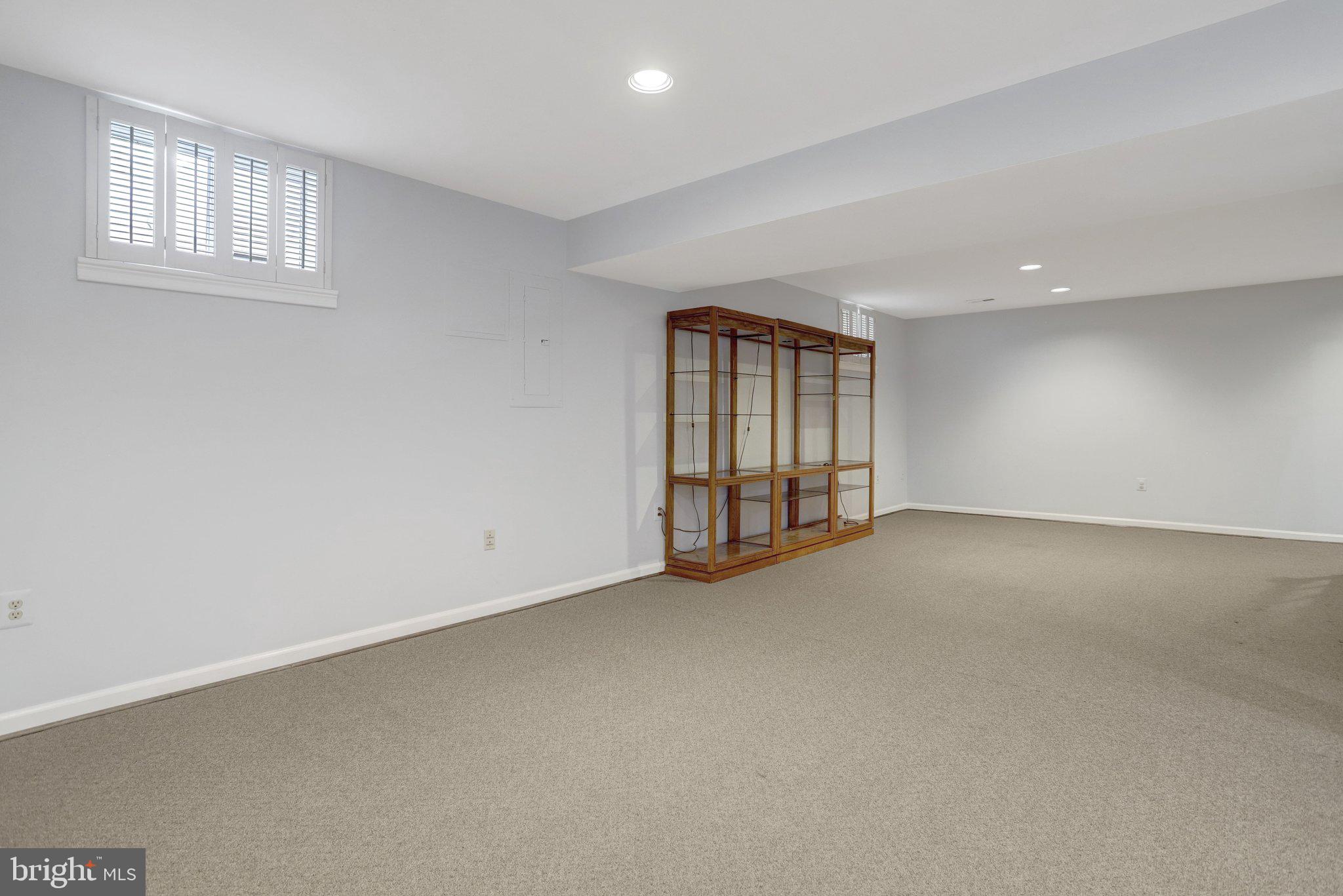 COLLINGWOOD MANOR - Residential