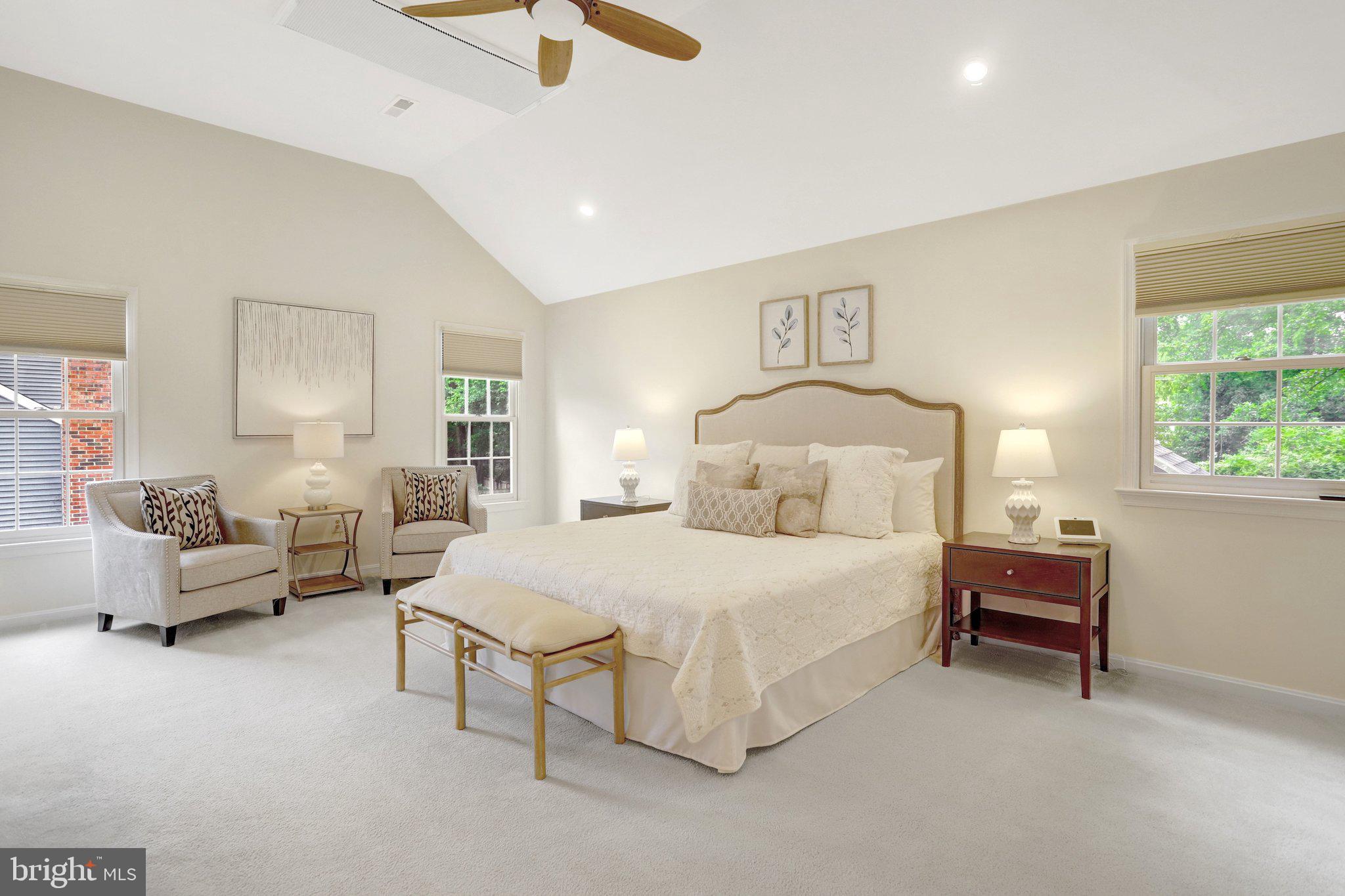 COLLINGWOOD MANOR - Residential