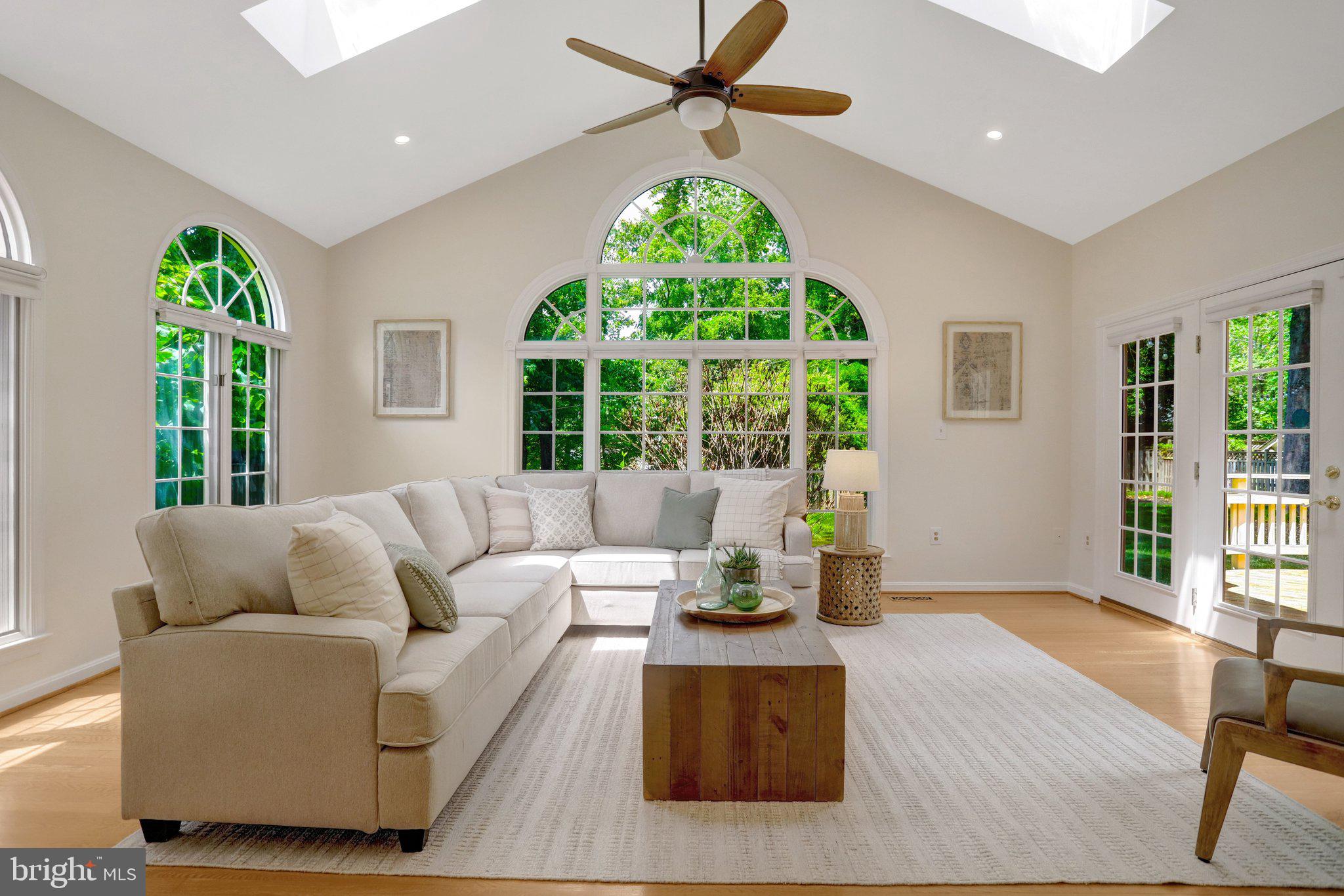 COLLINGWOOD MANOR - Residential