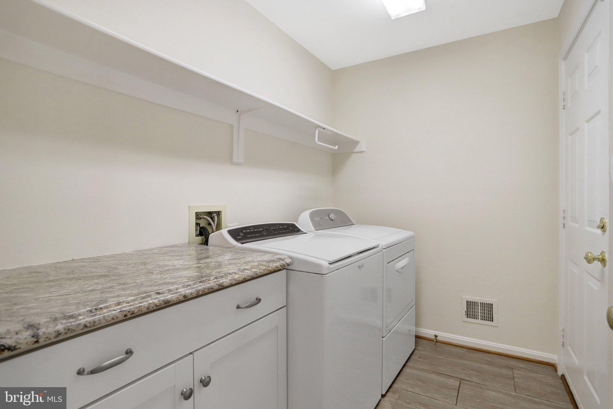 COLLINGWOOD MANOR - Residential