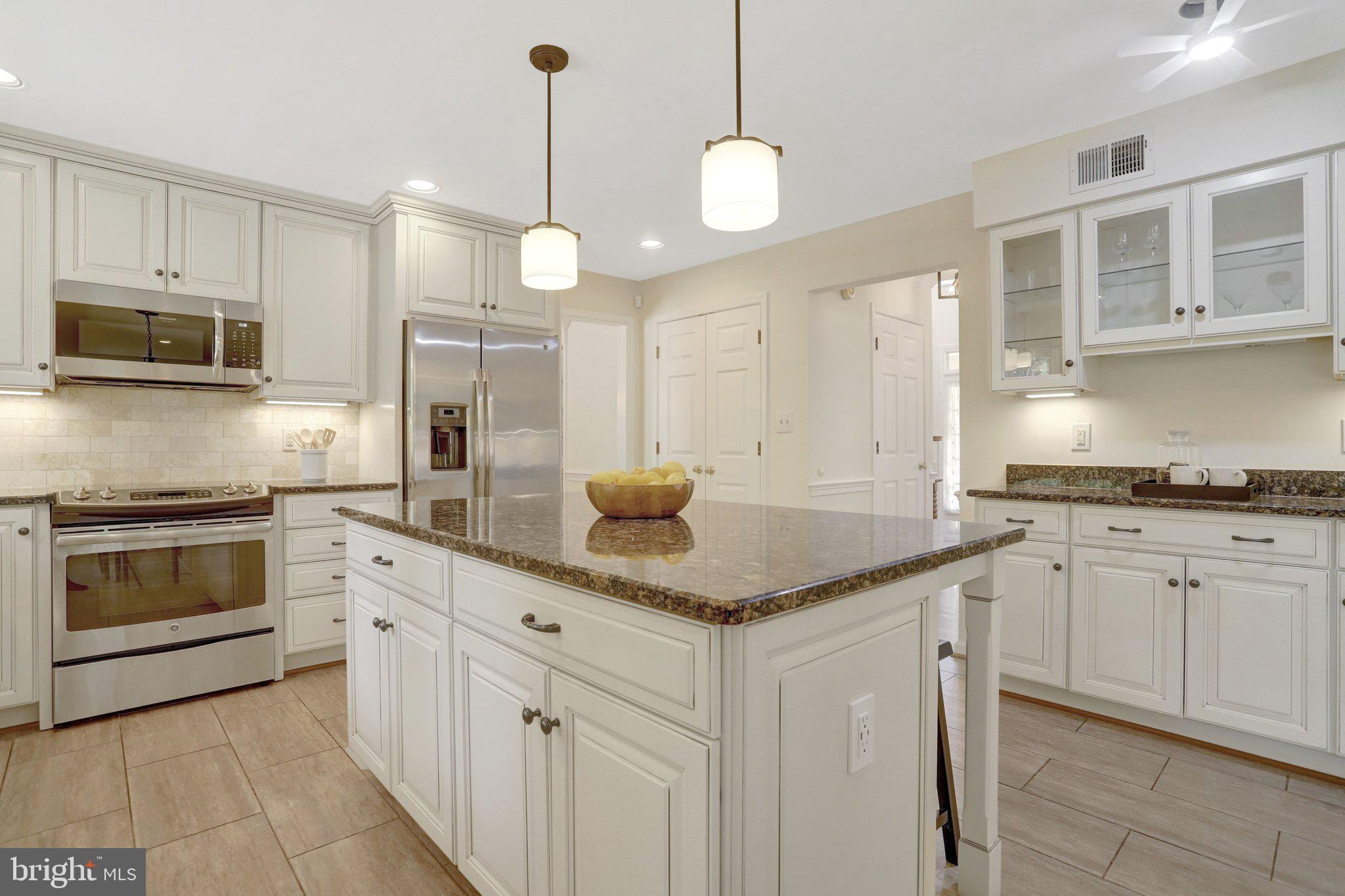 COLLINGWOOD MANOR - Residential