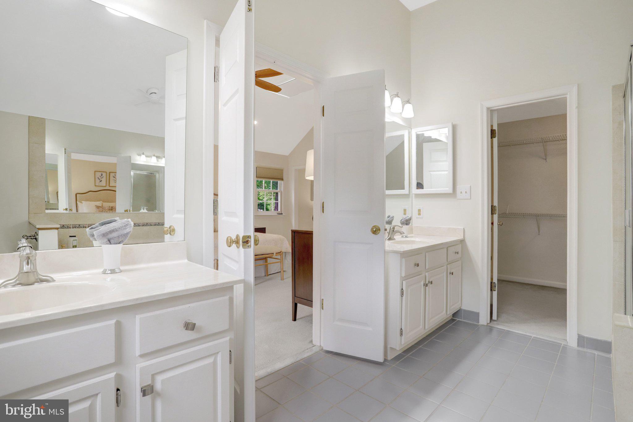 COLLINGWOOD MANOR - Residential