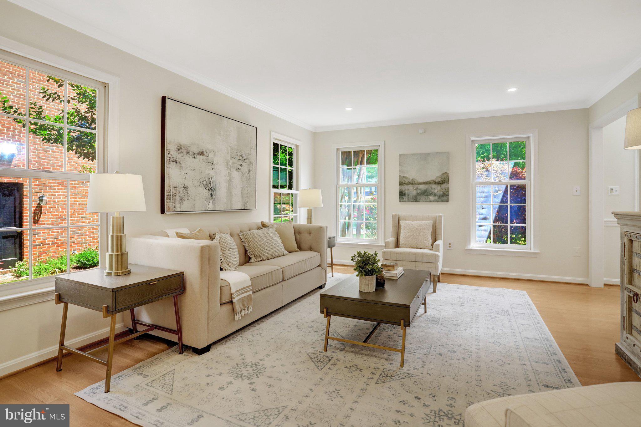 COLLINGWOOD MANOR - Residential