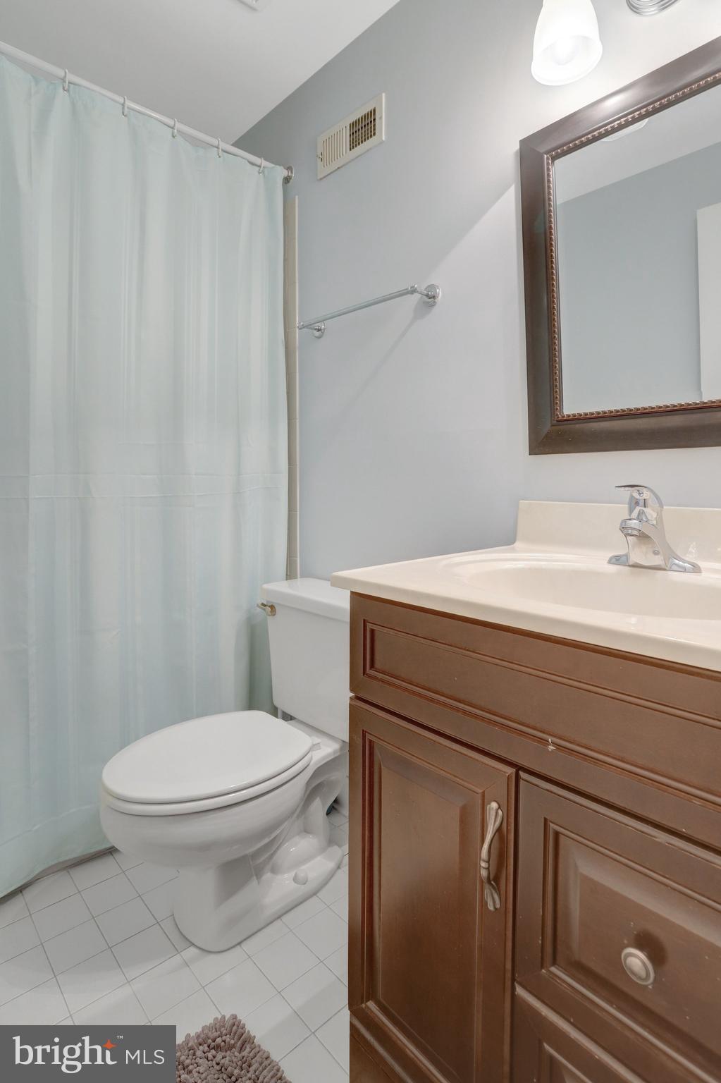 COLLINGWOOD MANOR - Residential