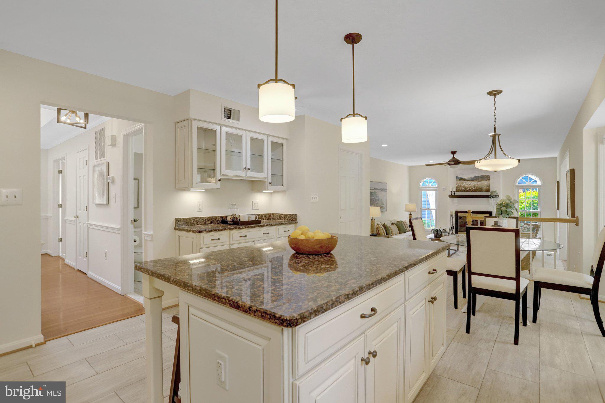COLLINGWOOD MANOR - Residential
