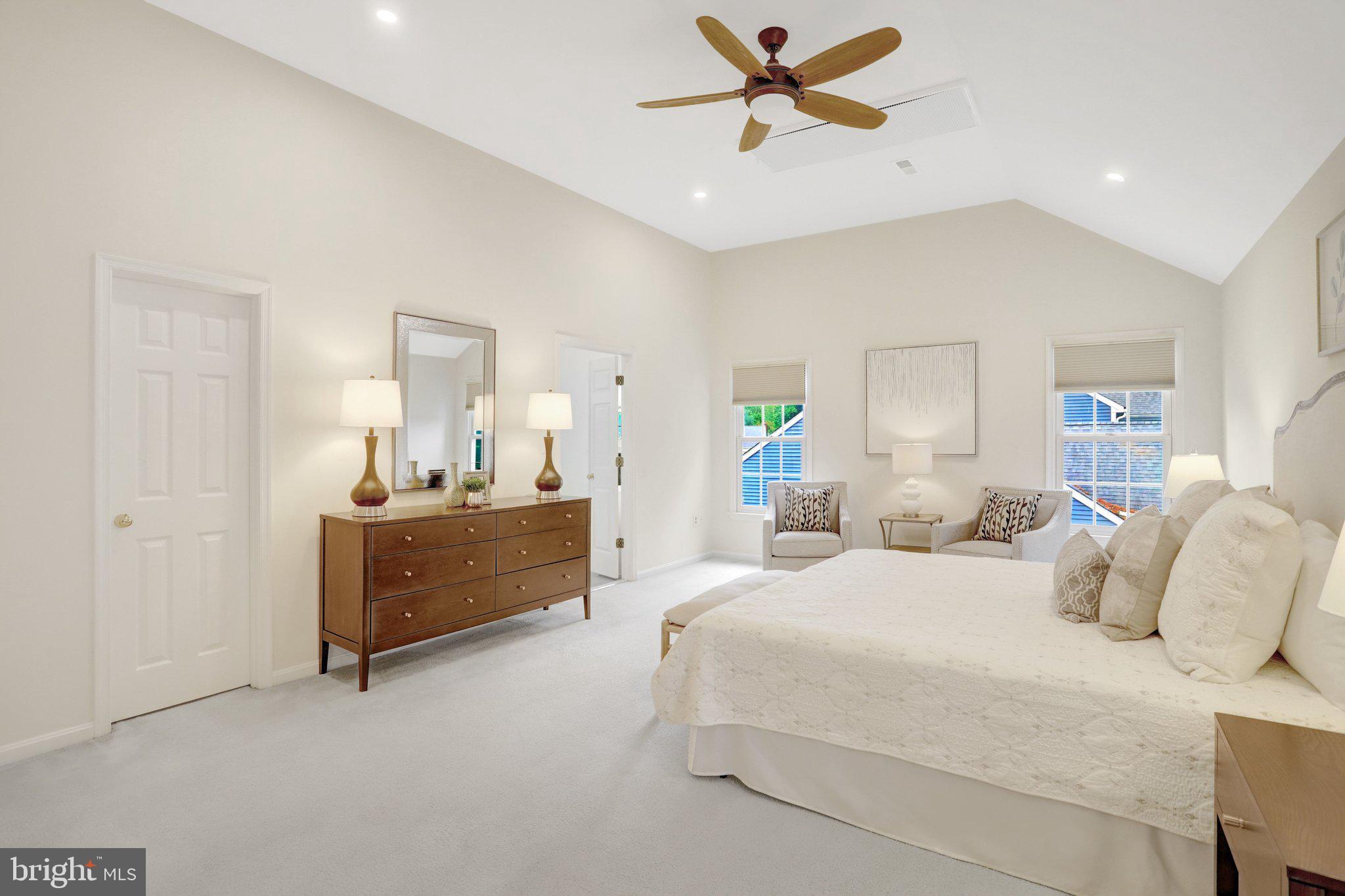 COLLINGWOOD MANOR - Residential